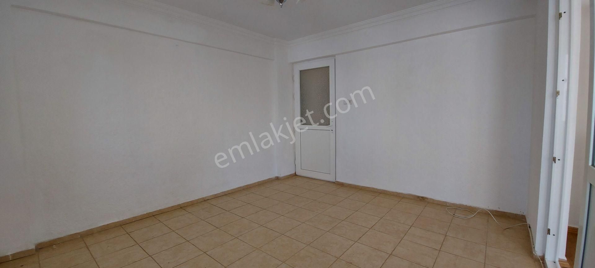 İhtiyaç Noktalarına Yakın Ayrı Mutfak Balkonlu Temiz Ferah Daire - Görsel 10