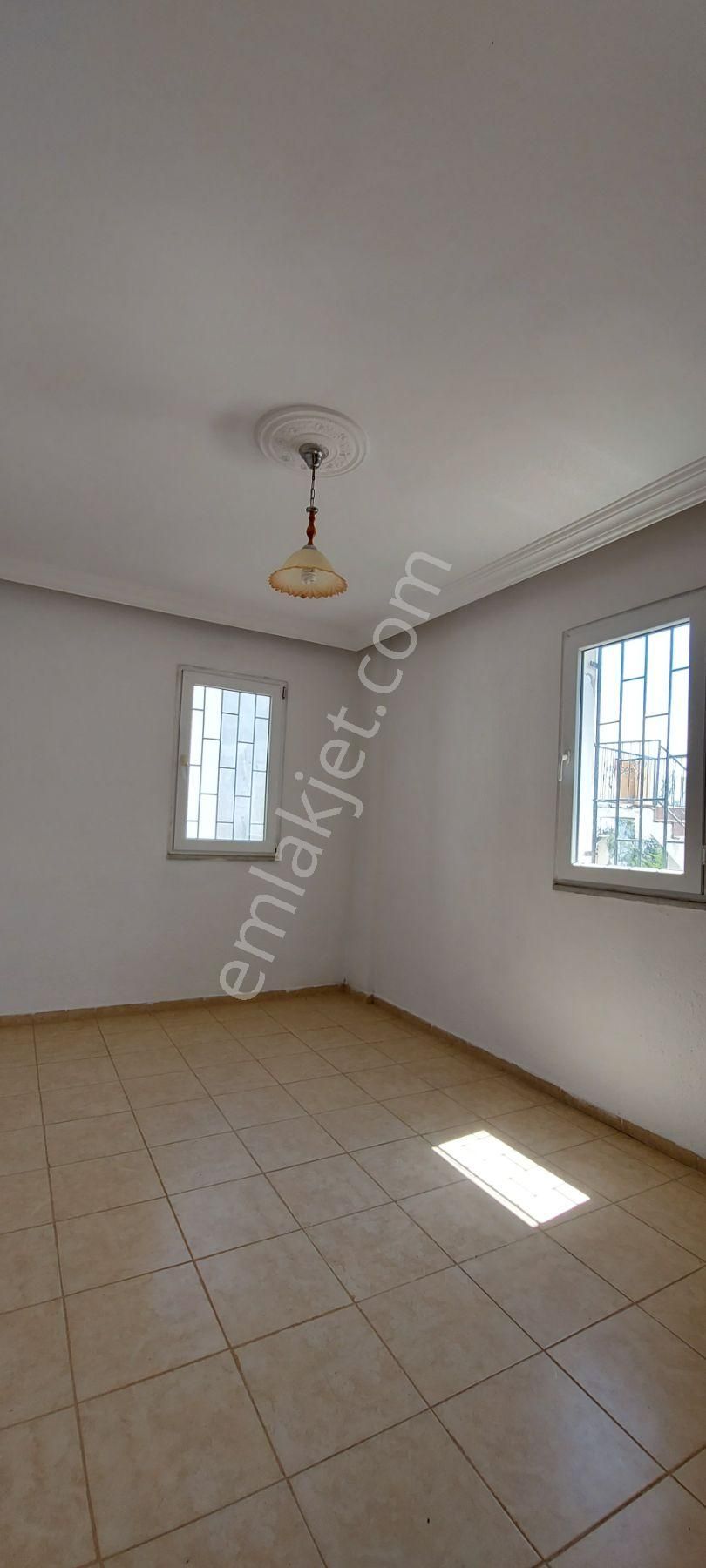 İhtiyaç Noktalarına Yakın Ayrı Mutfak Balkonlu Temiz Ferah Daire - Görsel 17