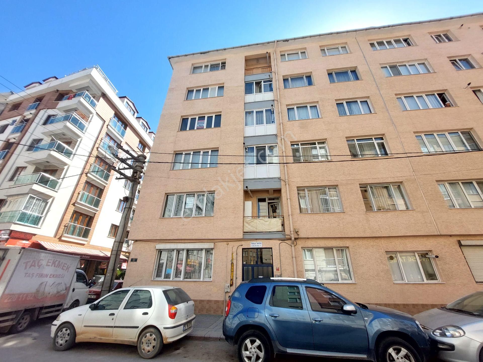 Recep Ümit Emlak'tan Hacı Seyit Mahallesi Hatboyu Yakınında Satılık 3+1 Asansörlü Daire. - Görsel 32