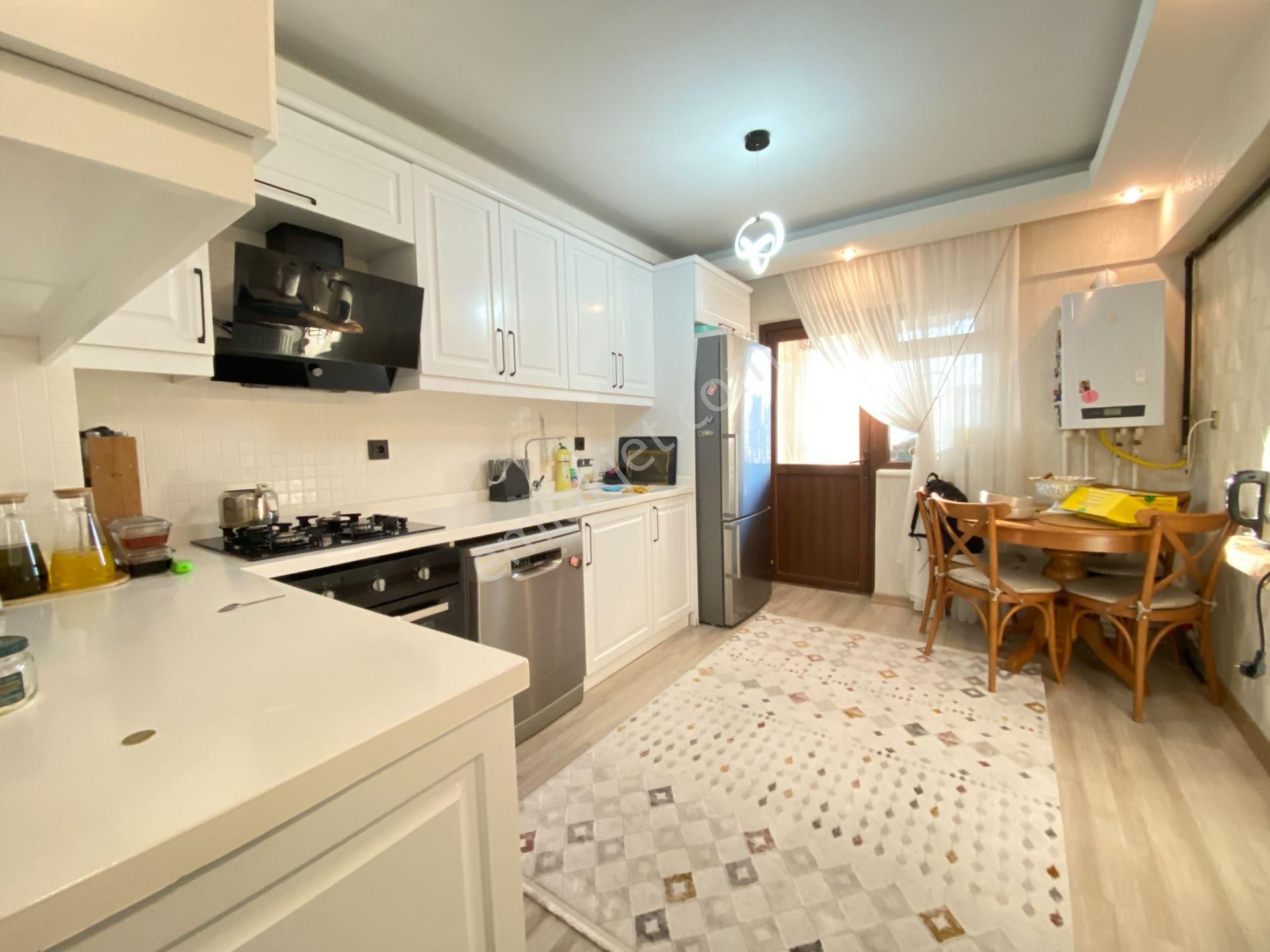 Gökçe Emlak'tan Sitede K.otoparklı 11.kat 3+1 Satılık Daire - Görsel 4