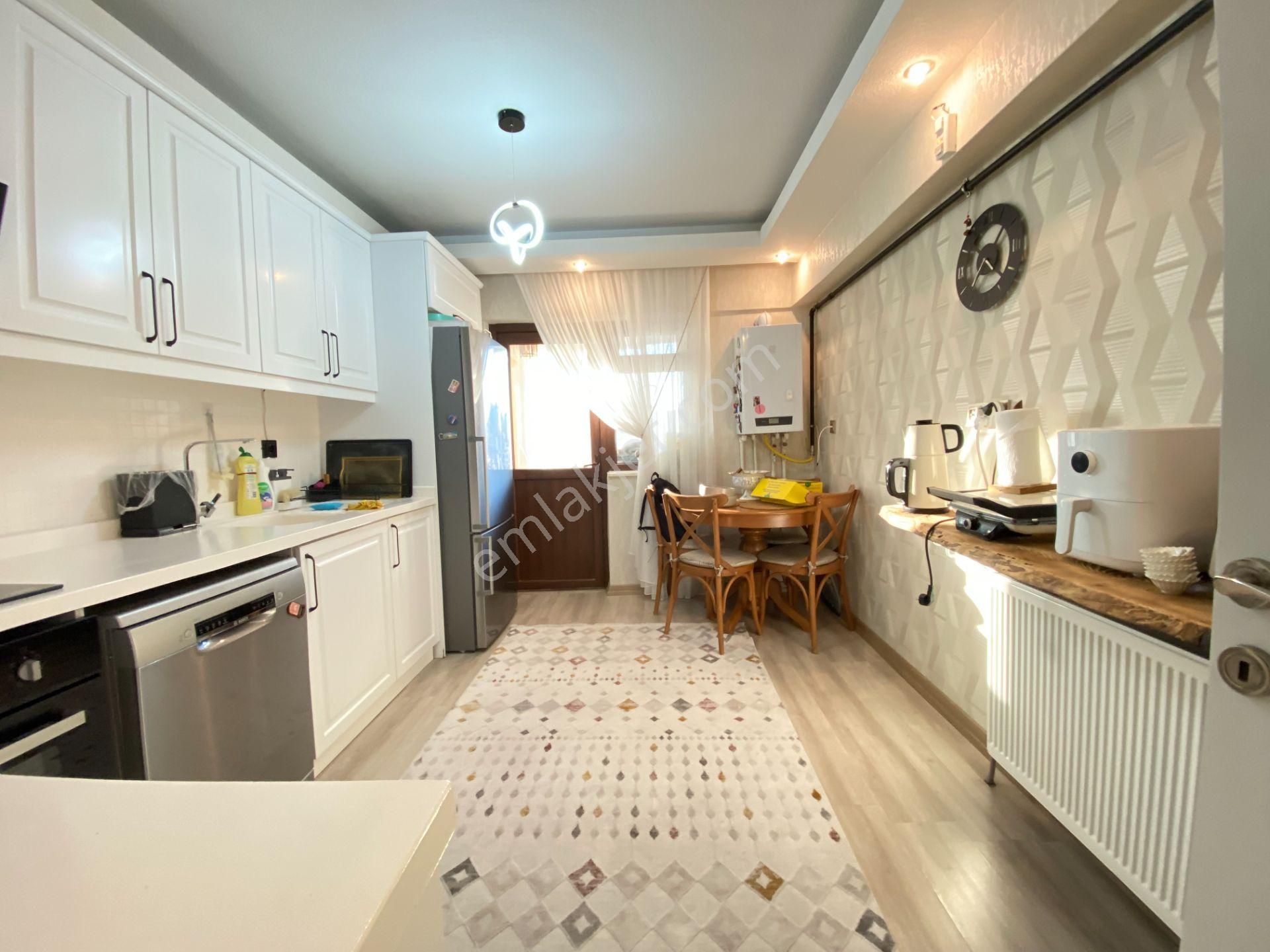 Gökçe Emlak'tan Sitede K.otoparklı 11.kat 3+1 Satılık Daire - Görsel 5