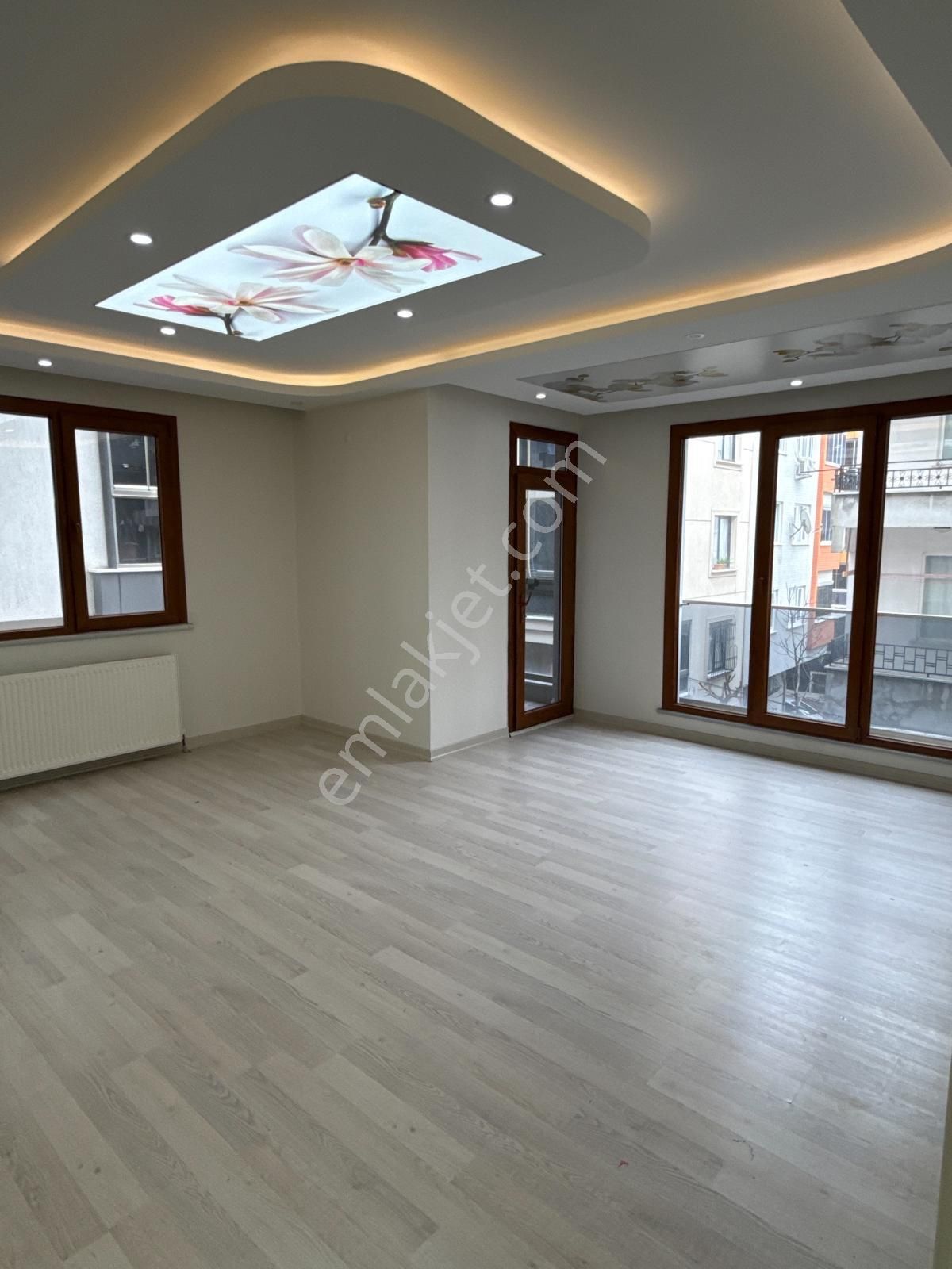 Efka Gayrimenkulden Yenibosnada Kiralık 130 M2 3+1 Daire