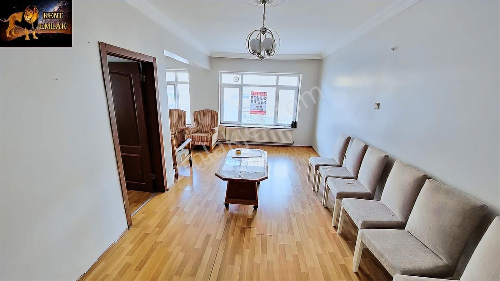 Kent Emlak'tan Abidin Paşada Giriş Kat 2+1 Satılık Daire