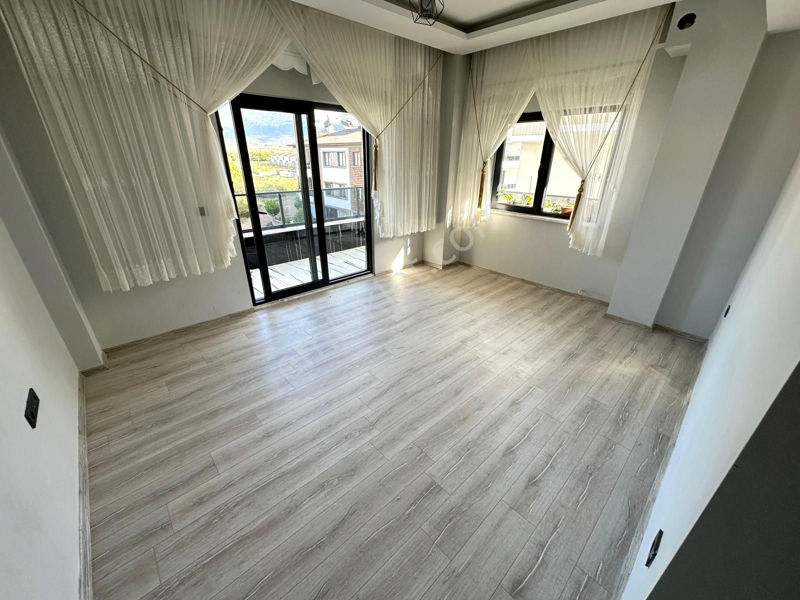 🏡 Referans'tan Akçay'da Kazdağı Manzaralı Modern Tasarımlı 3+1 Dubleks - Görsel 2