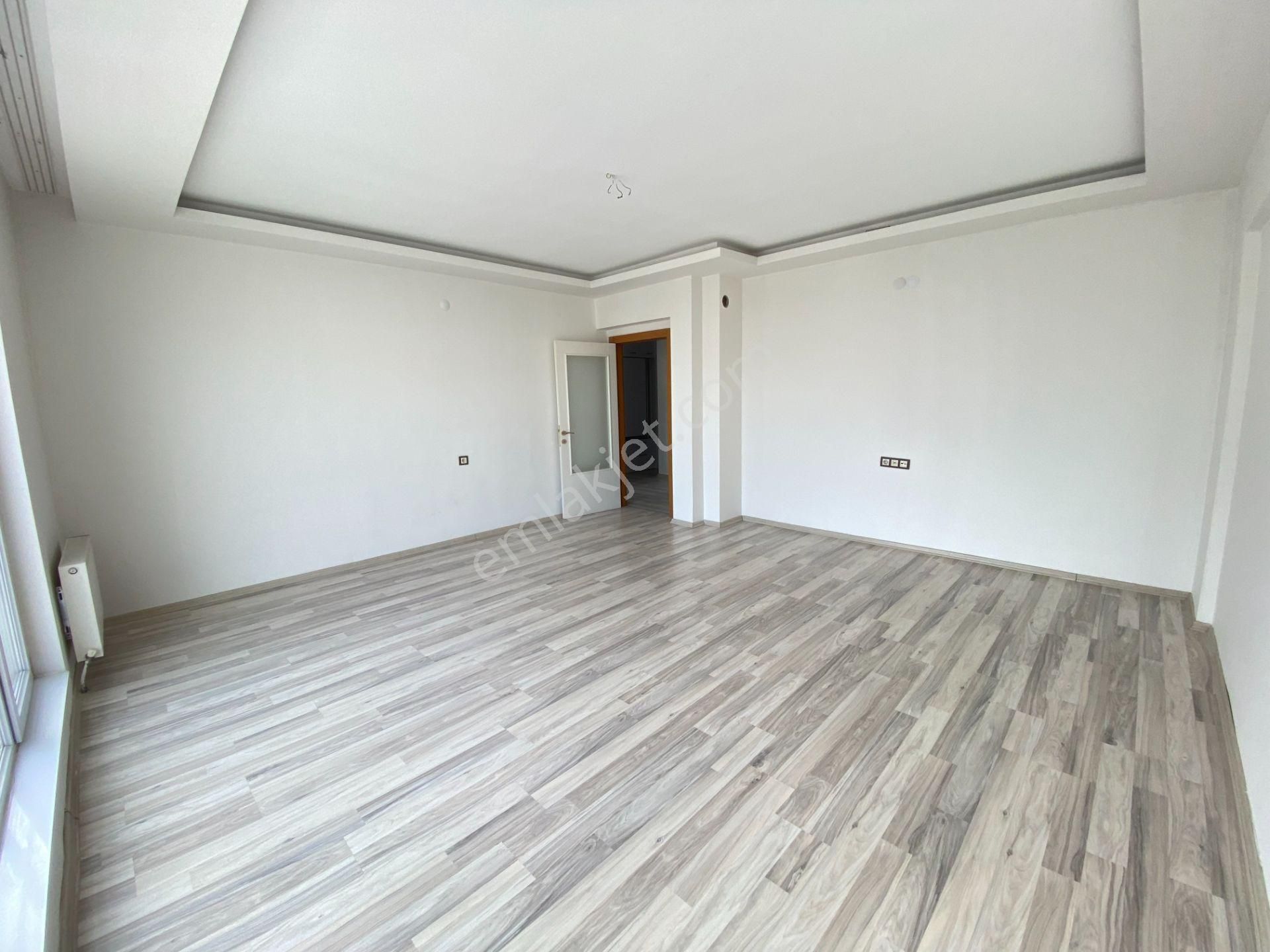 Gökçe Emlaktan Sitede Kapalı Garajlı 3+1 - Görsel 3