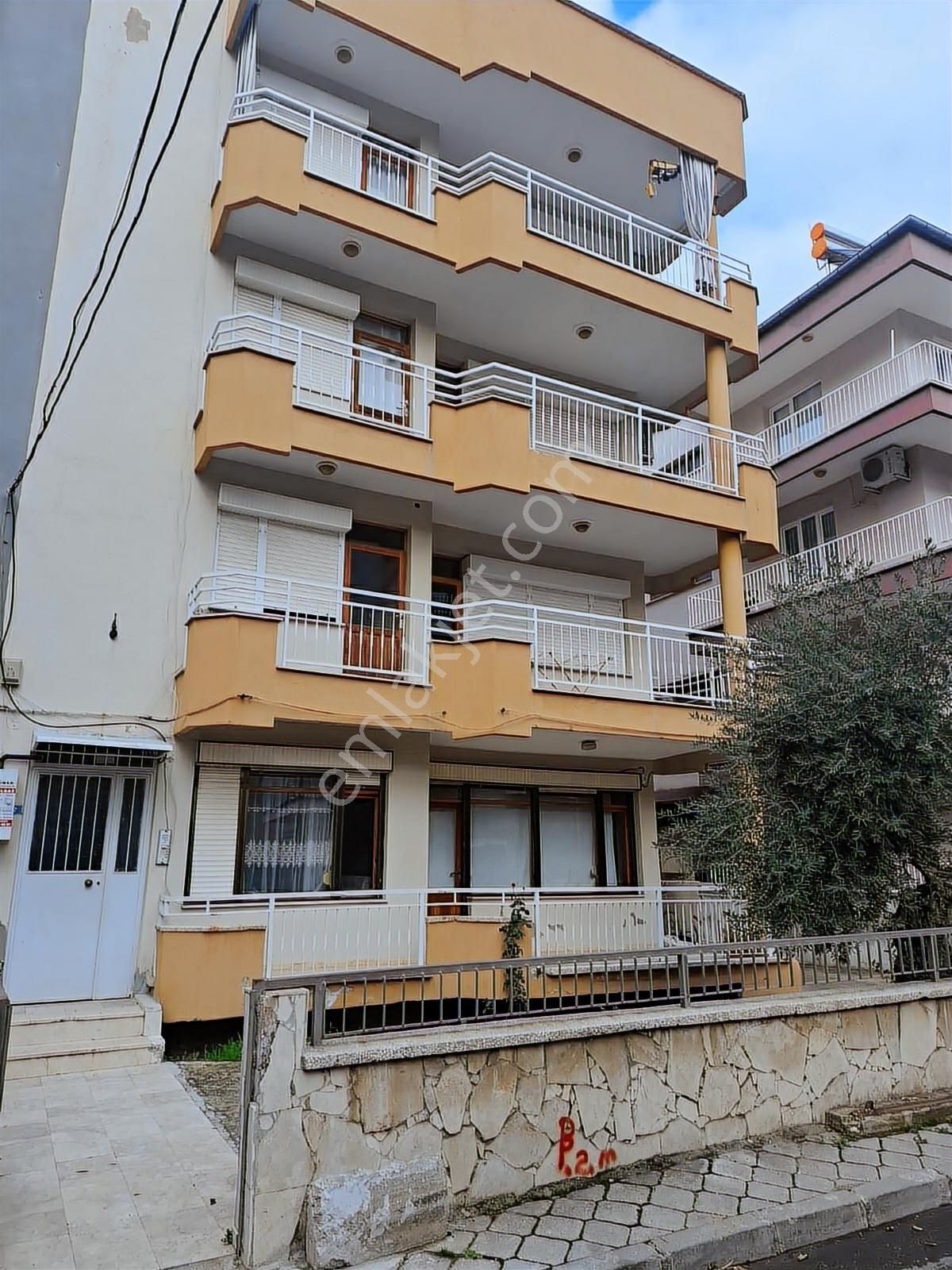 Salihli Aksoy Mahallesinde Satılık Daire