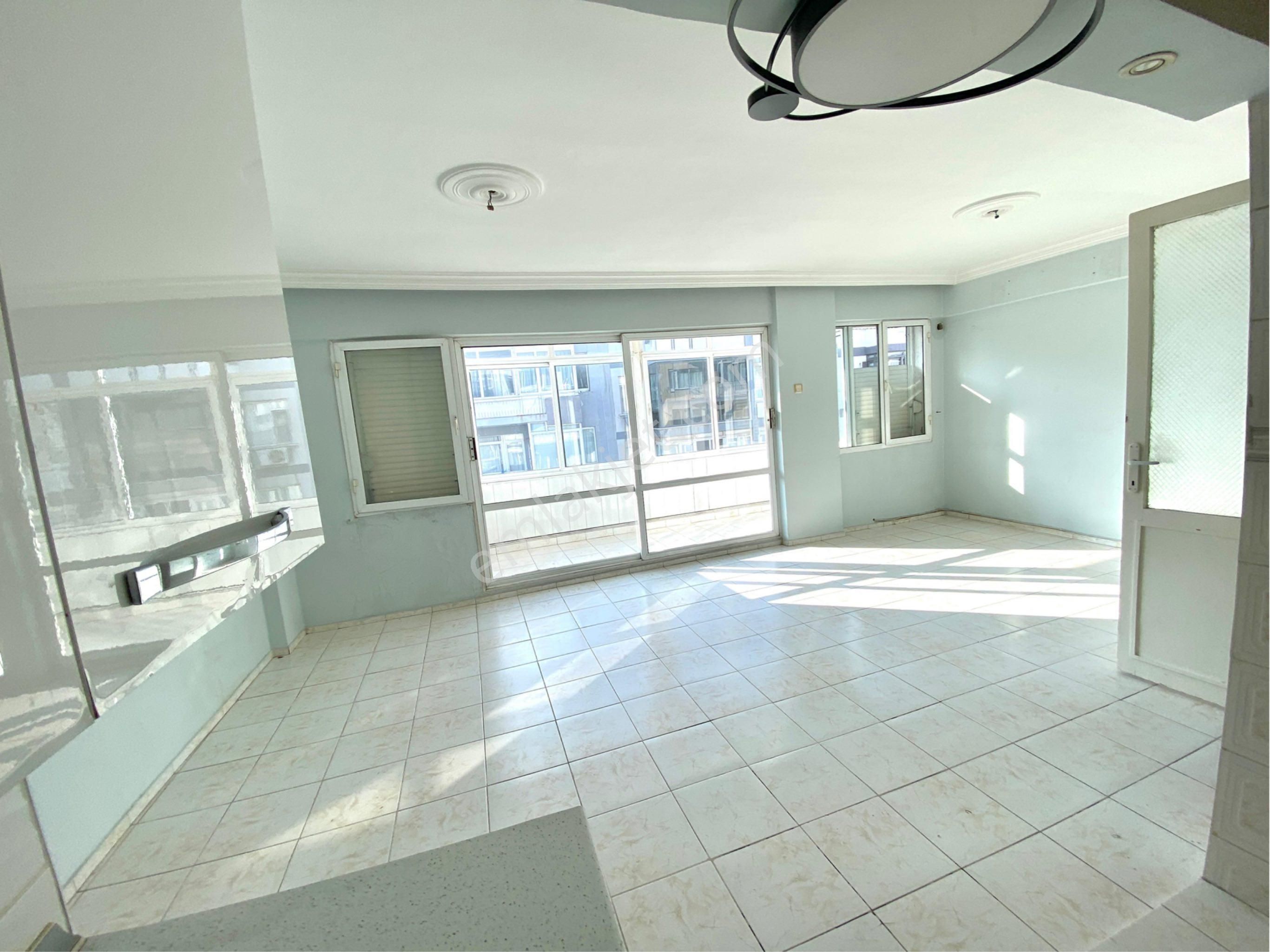 Balçova Ata Cad Üzeri Arakat 3+1 Çift Cephe