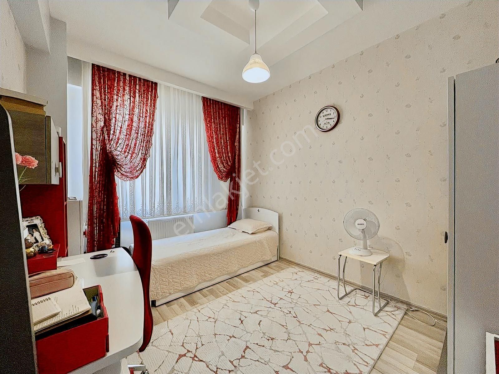 Fiyat Düştü Lunapark Arkası 4+1 200m2 2.kat Satılık Acilll!! - Görsel 12