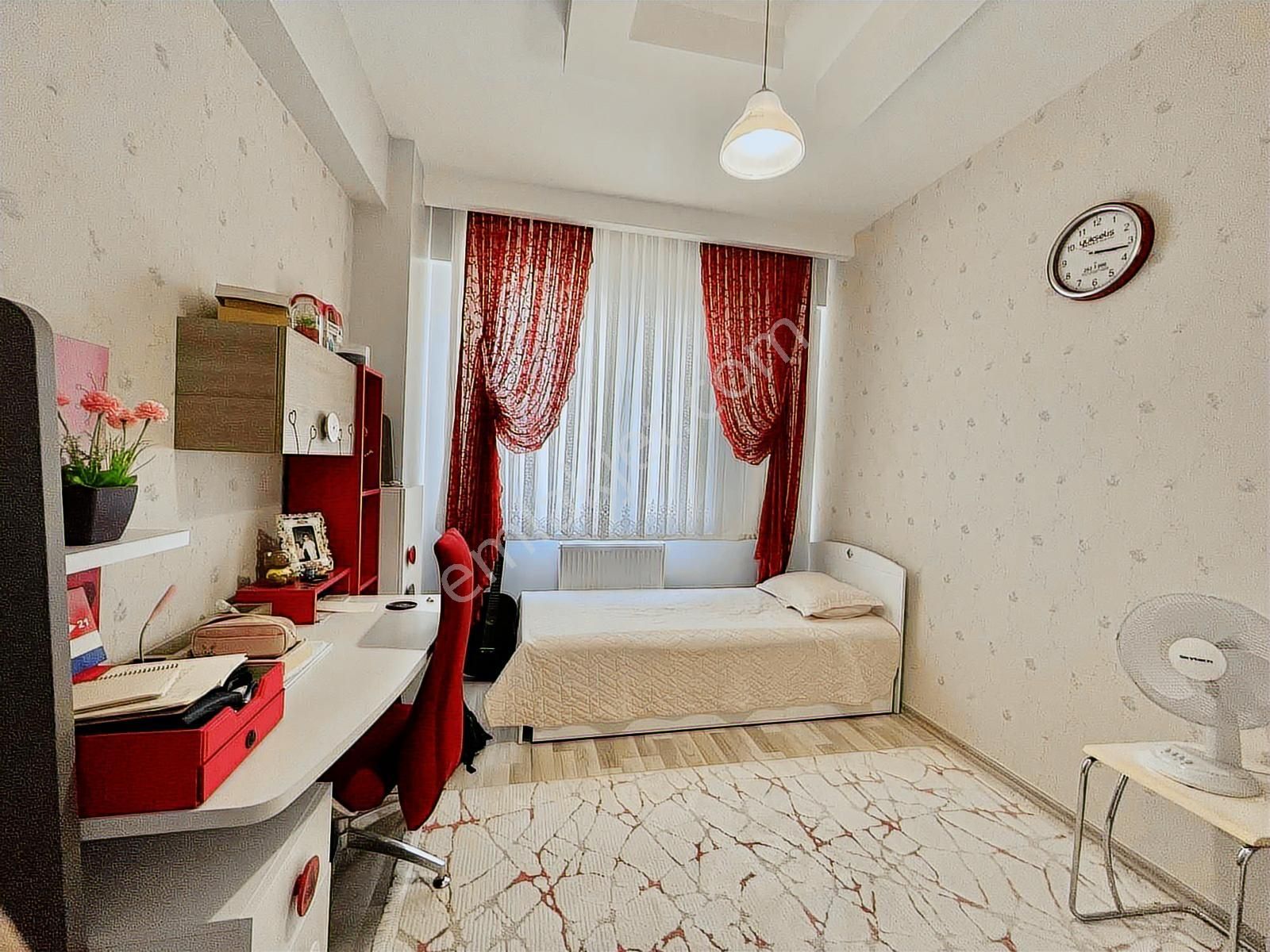 Fiyat Düştü Lunapark Arkası 4+1 200m2 2.kat Satılık Acilll!! - Görsel 8