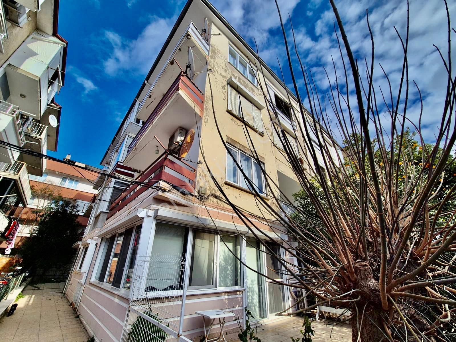 ▓karabuluttan▓akçay'da Kordona Yürüme Mesafesinde & Ön Cephe 2+1 Satılık Daire - Görsel 2