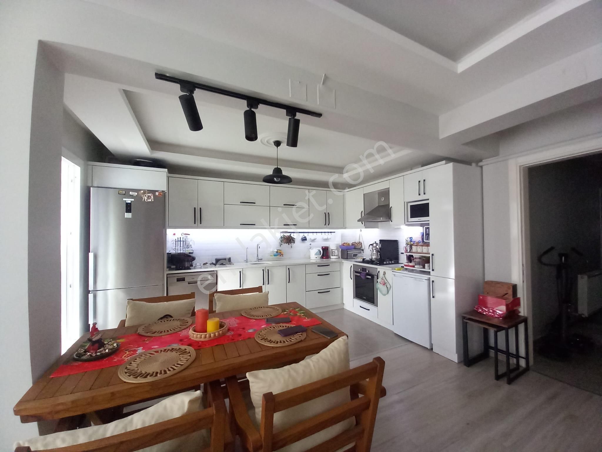 Vizyon Gayrimenkul'den Atatürk'te Ön Cephe Satılık