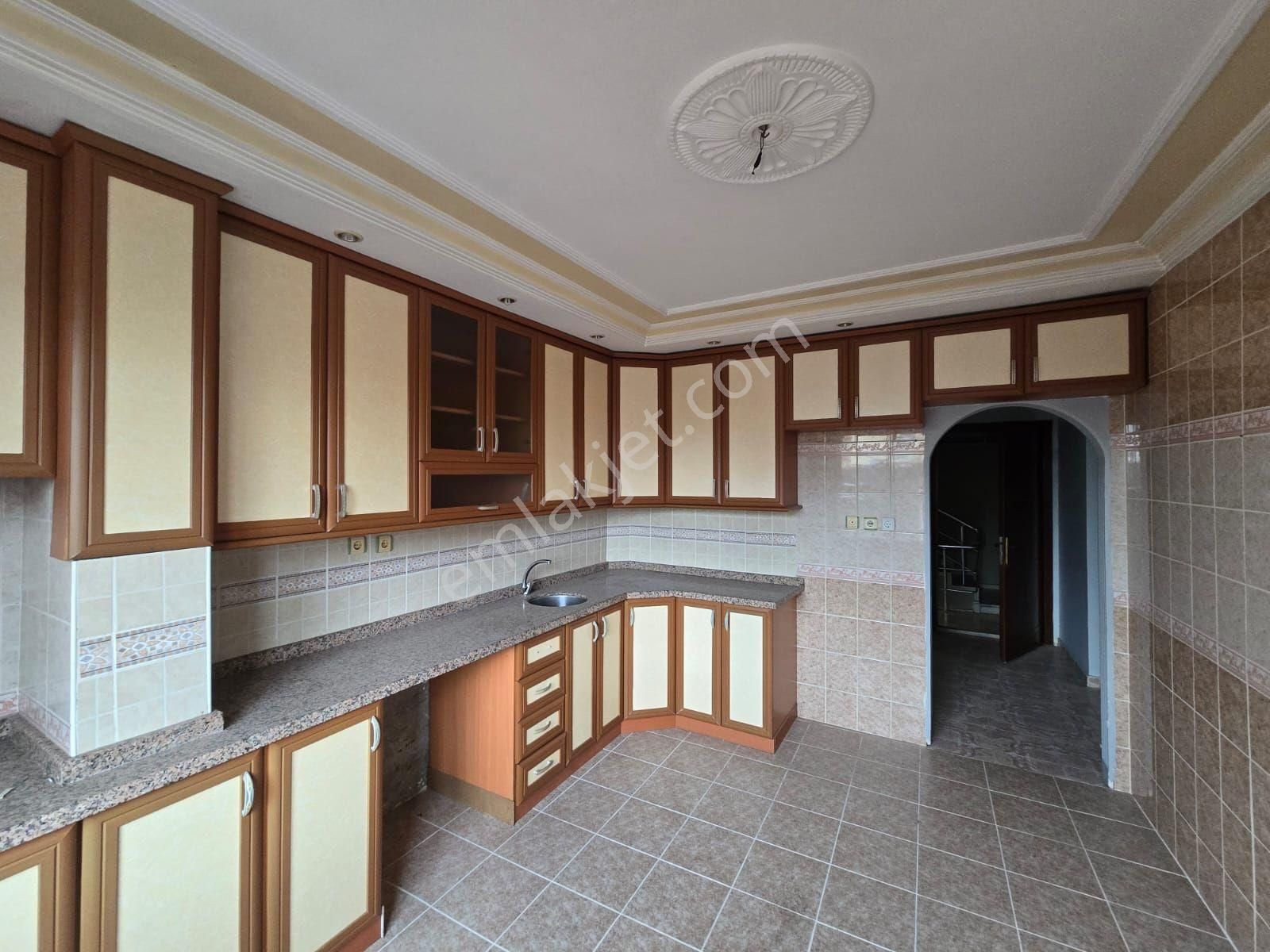 Sağlam'dan Yeşilevler'de Geniş Oturumlu Müstakil 3+1 Kiralık Daire - Görsel 24