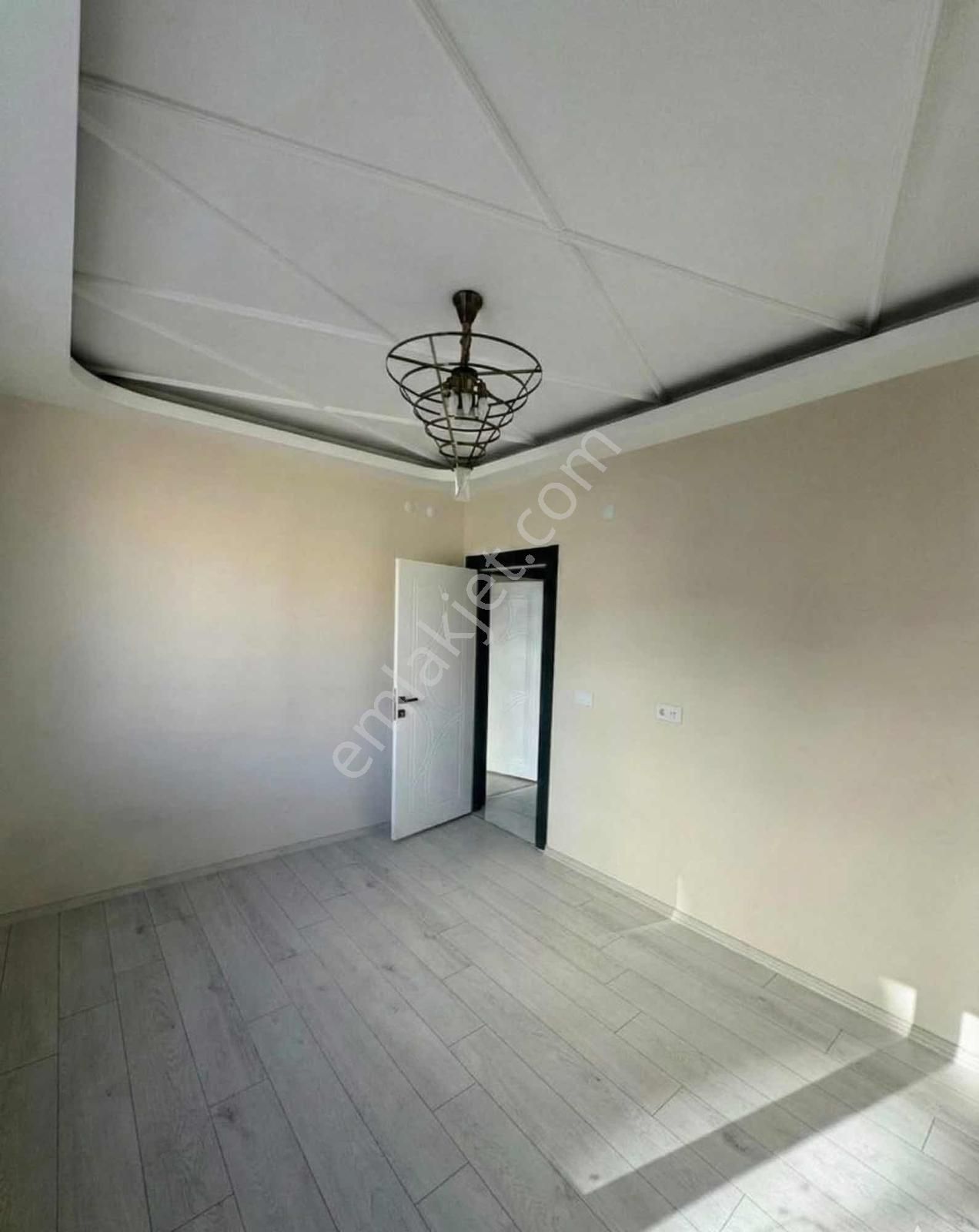 Peynir Pazarı Civarı Çiçek Sitesinde 2+1 85m2 1 Yaşında Daire!!! - Görsel 6