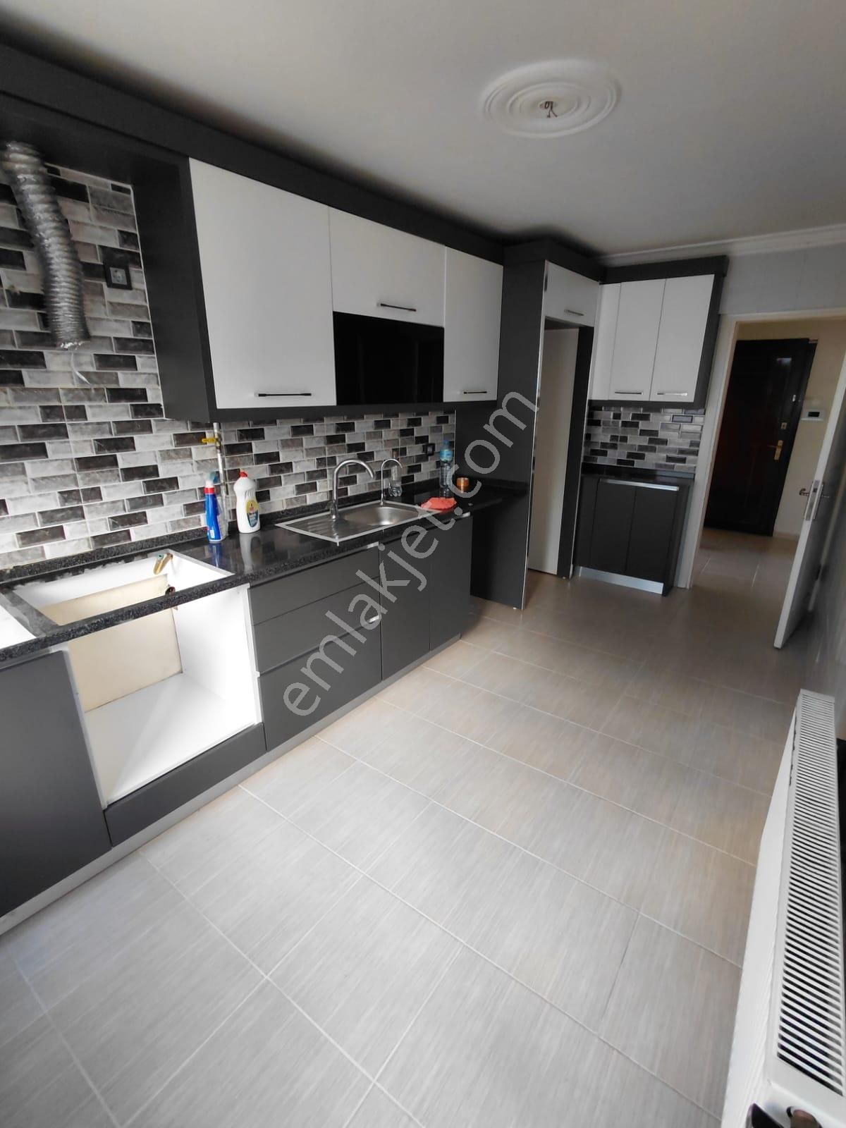 Zaimağa Caddesi Park Manzarali 3+1 170 M2 Doğalgazlı - Görsel 2