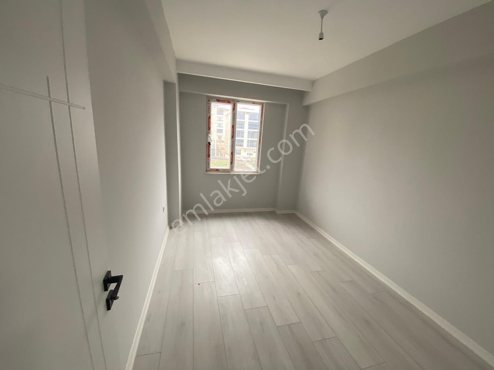 Ak Auto Gayrimenkul'den Atatürk Mahallesinde Geniş Satılık 1+1 Daire - Görsel 6