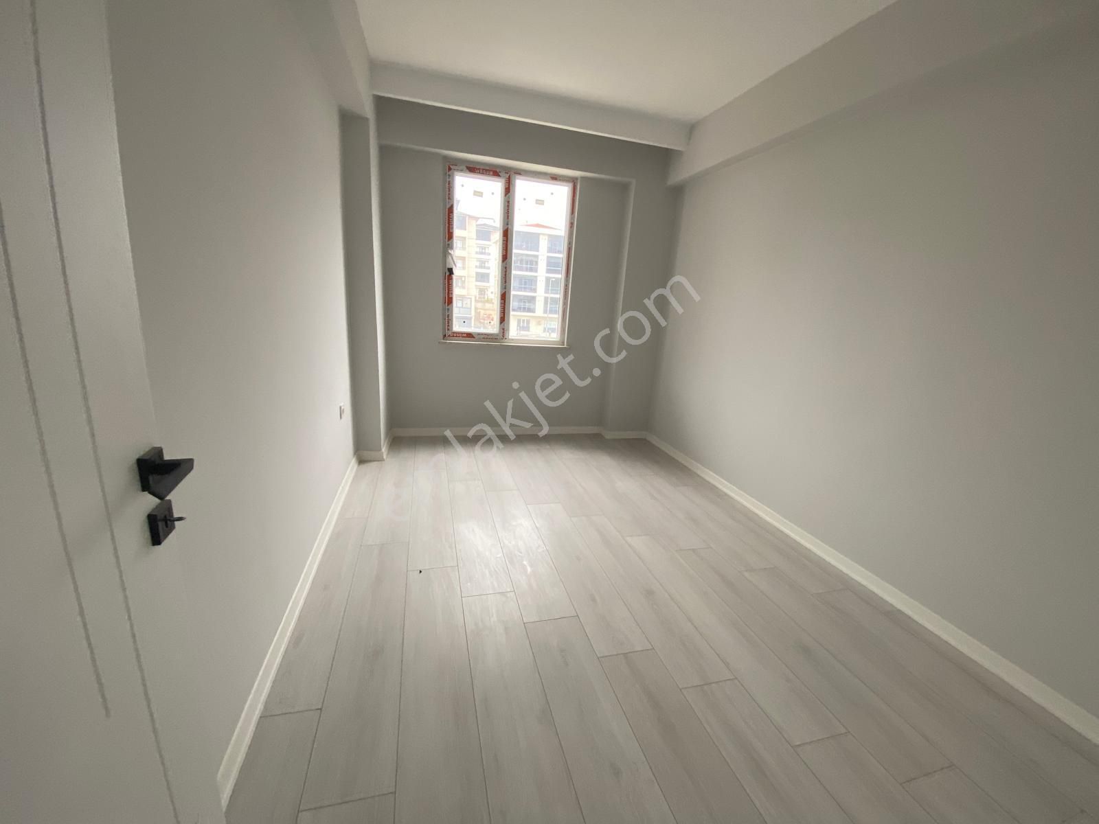 Ak Auto Gayrimenkul'den Atatürk Mahallesinde Geniş Satılık 1+1 Daire - Görsel 7