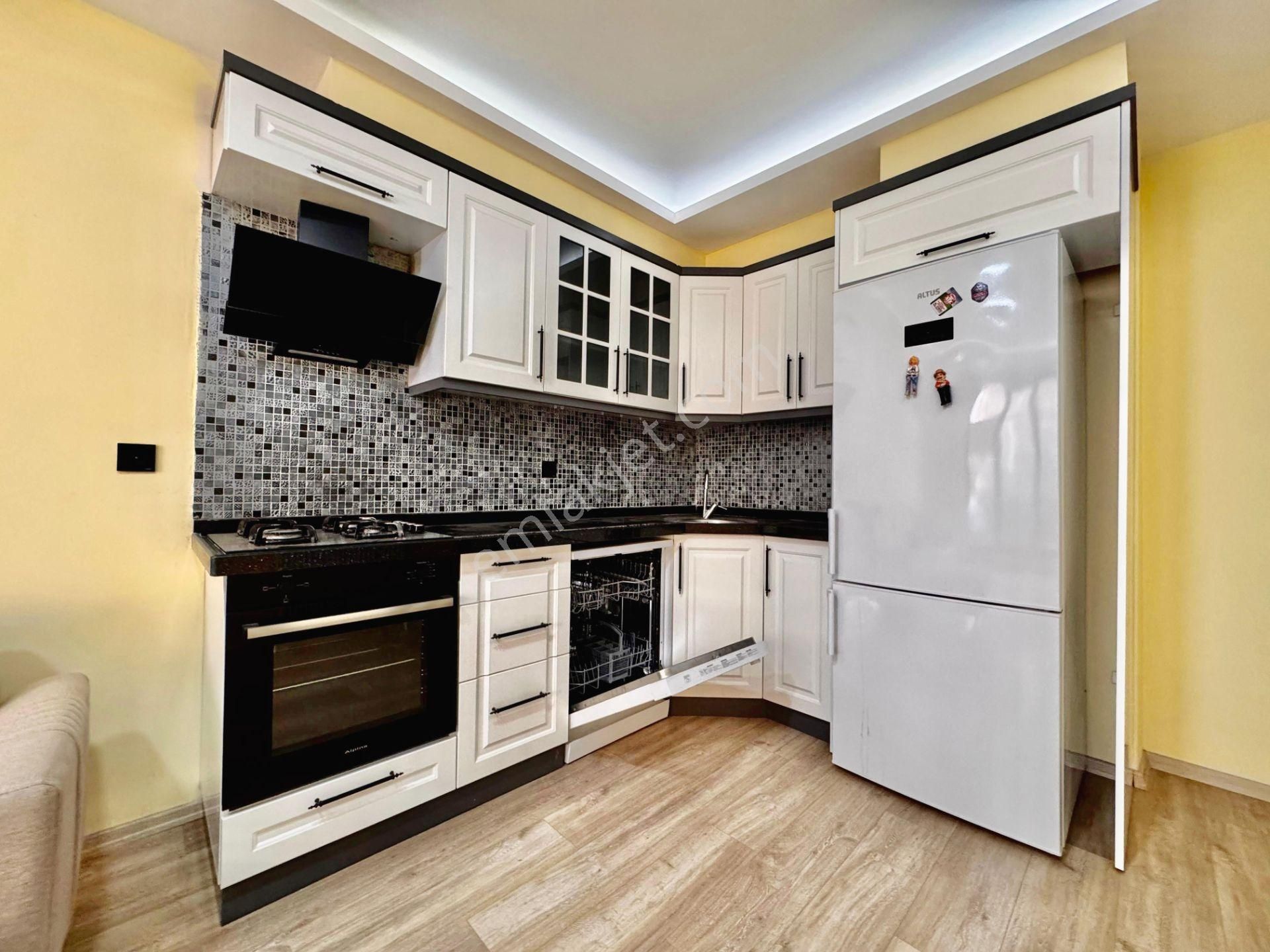 ▓zeytinli Gayrimenkul'den Ultralüx Tasarım & 4 Yaşında 1+1 Satılık Daire