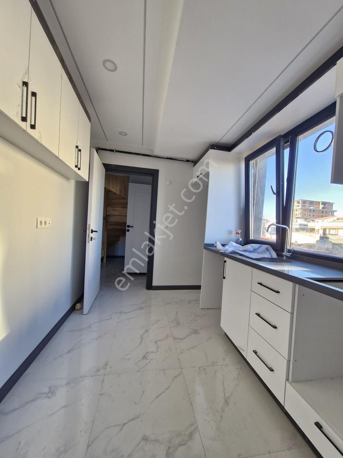 Yenimahallede Cadde Üzeri 3+2 Yerden Isıtmalı Sıfır Dubleks... - Görsel 5