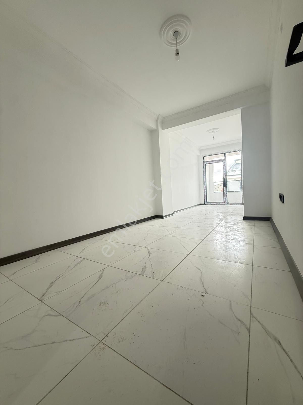 Elmas Gayrimenkulden 71 Evlerde Satılık 1+1 - Görsel 3