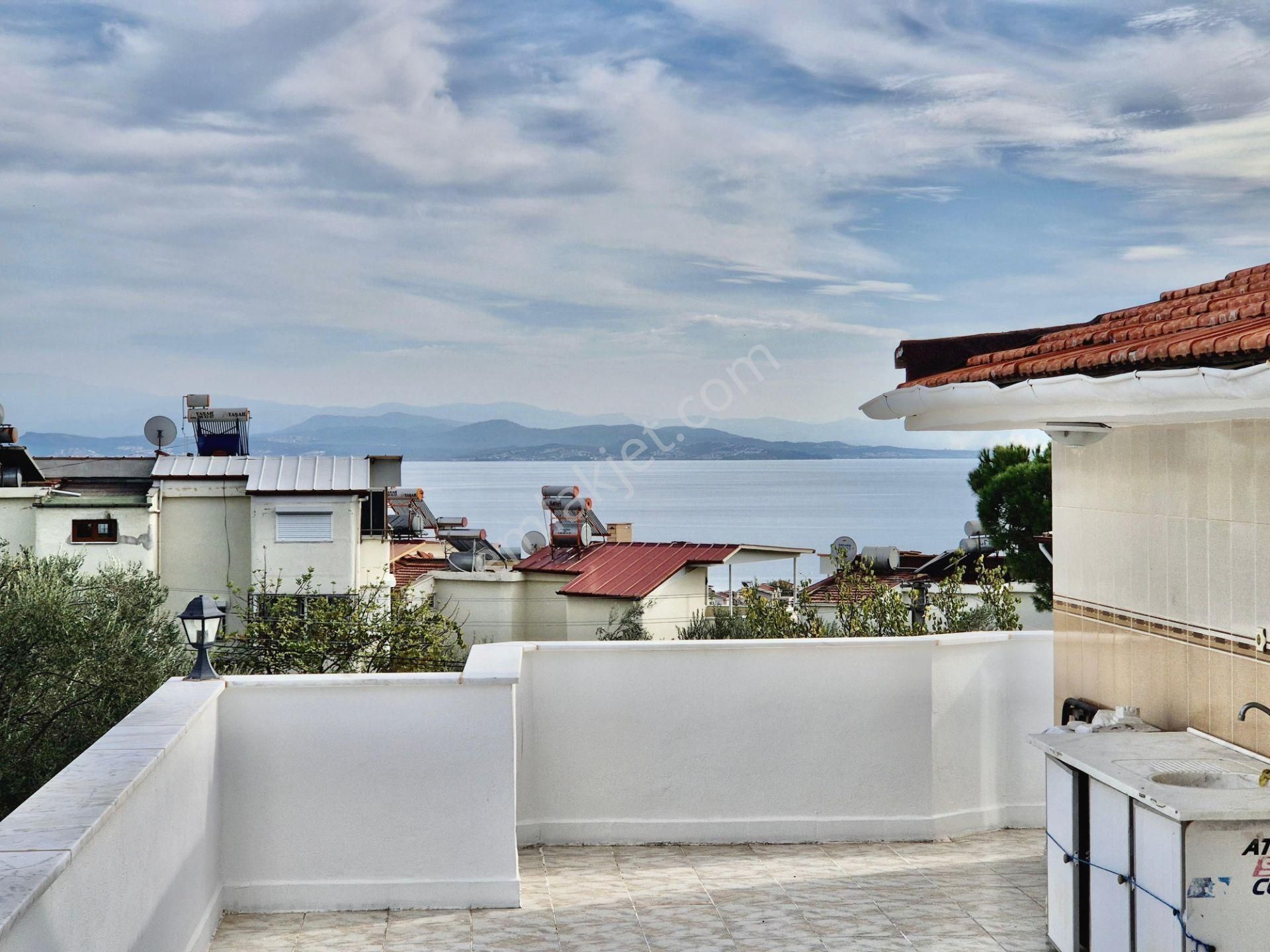 ▓zeytinli Gayrimenkul'den Deniz Manzaralı & Bahçeli 4+1 Satılık Villa