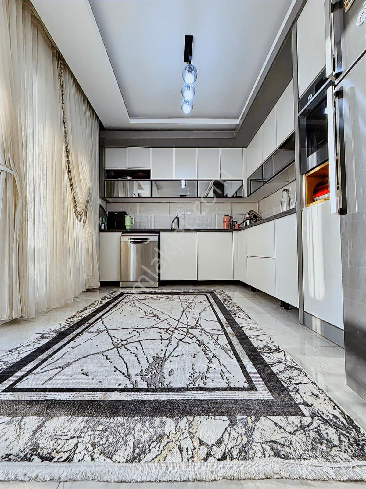 Winstown Civarı 3,5+1 Arakat Yerden Isıtmalı 3 Yaşında Lüx Daire - Görsel 2