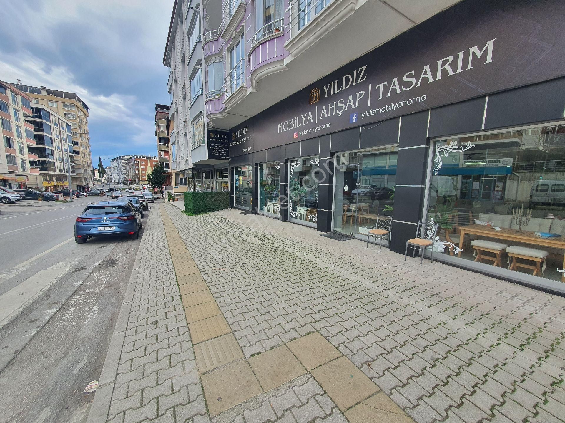 Yıldız Gayrimenkul'den Cadde Üzerinde Ticari Hacmi Yüksek 550 M2 3 Katlı Satılık Mağaza - Görsel 4