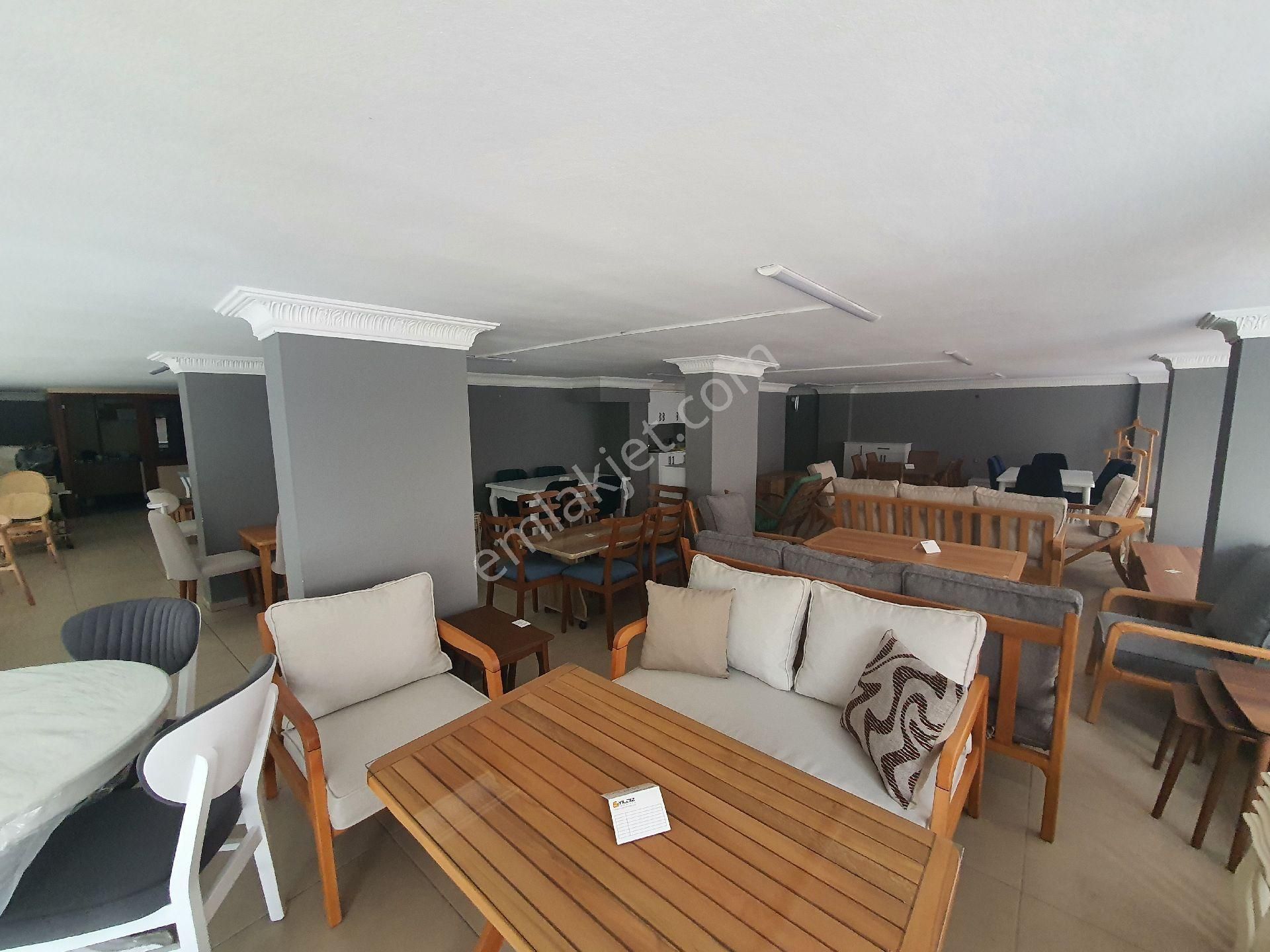 Yıldız Gayrimenkul'den Cadde Üzerinde Ticari Hacmi Yüksek 550 M2 3 Katlı Satılık Mağaza - Görsel 9