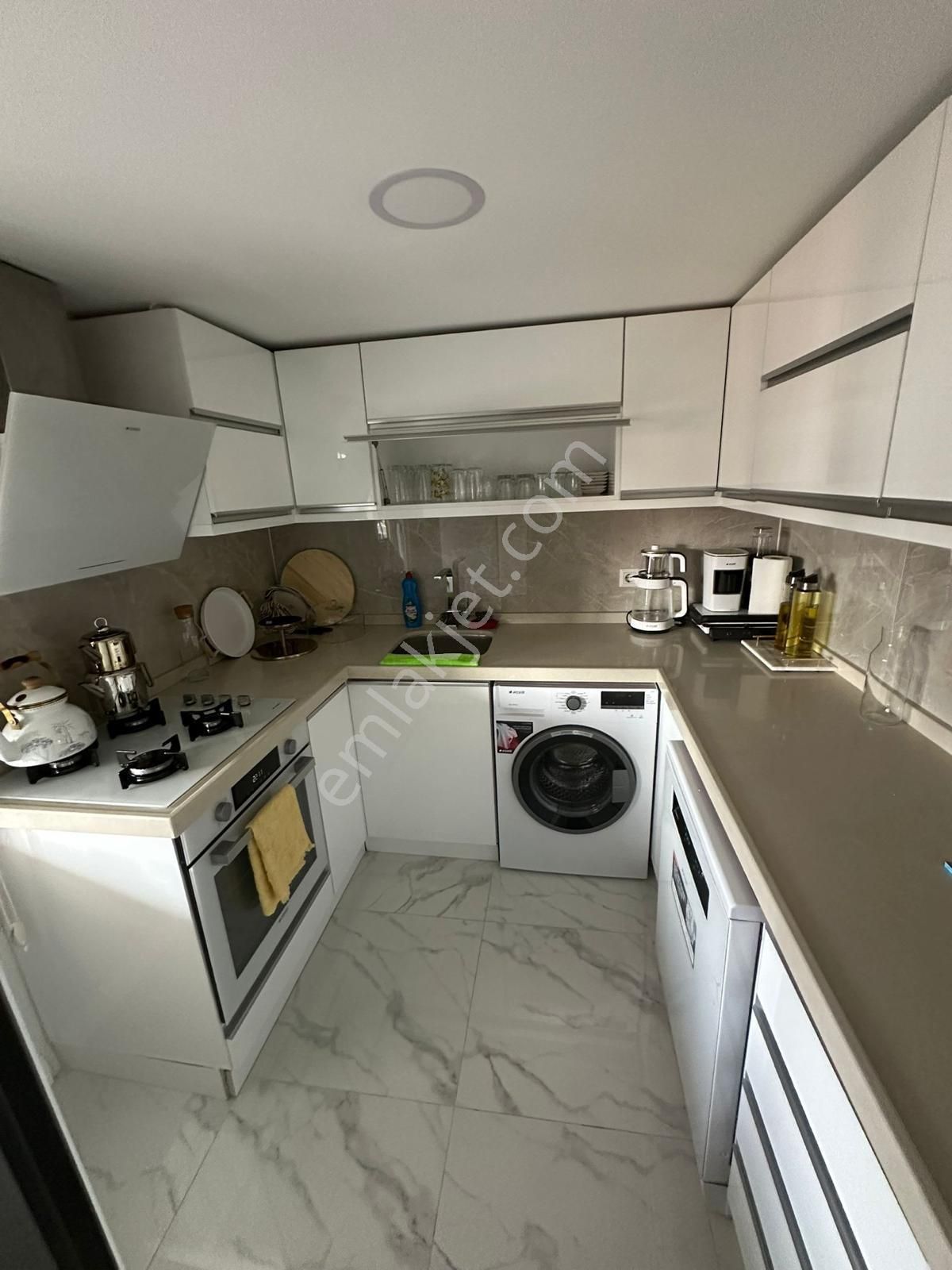 Üsküdar Yavuztürk 'te Geniş Balkonlu Ferah Satılık 2+1 Daire - Görsel 27