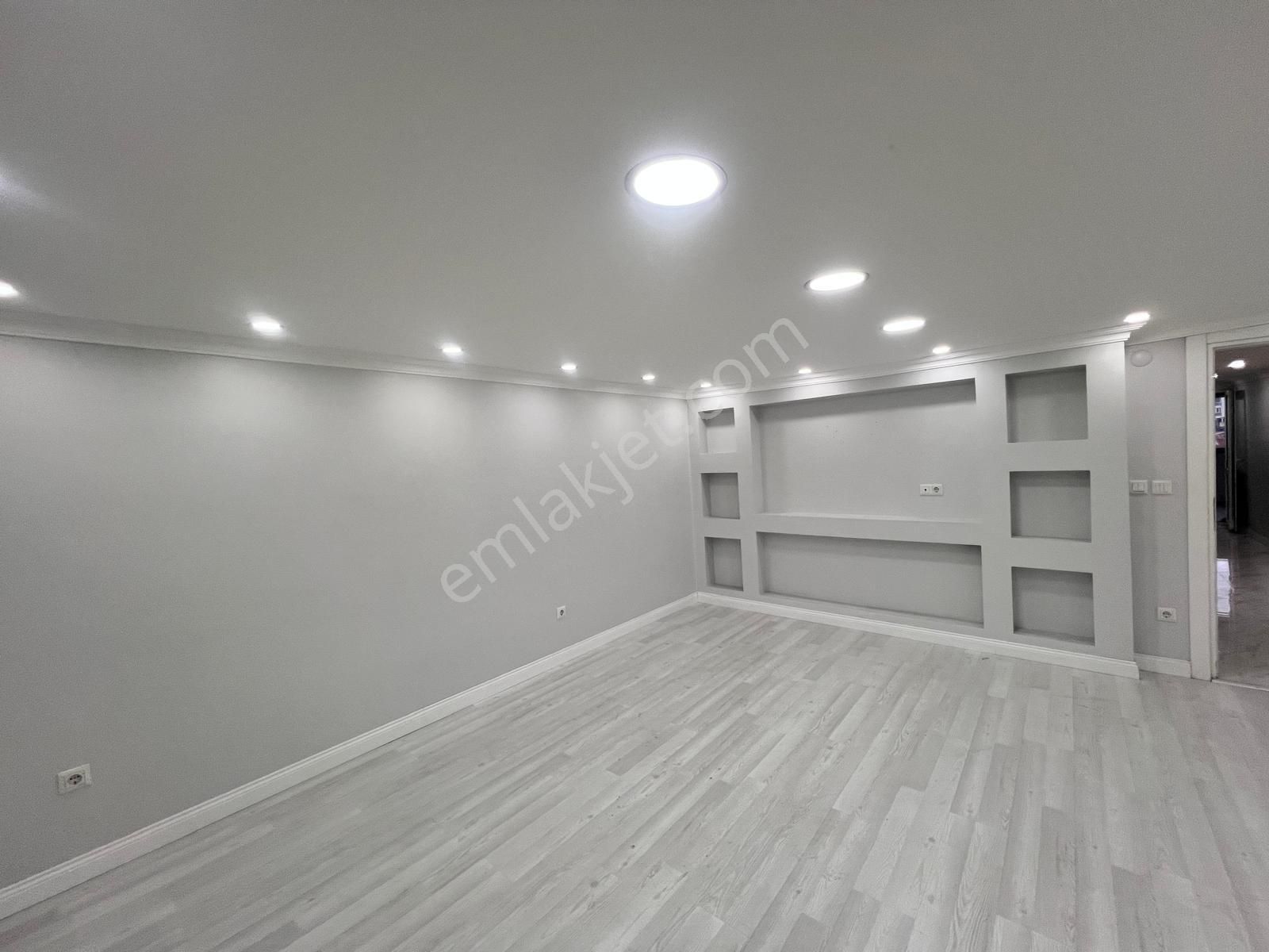 Üsküdar Yavuztürk 'te Geniş Balkonlu Ferah Satılık 2+1 Daire - Görsel 8