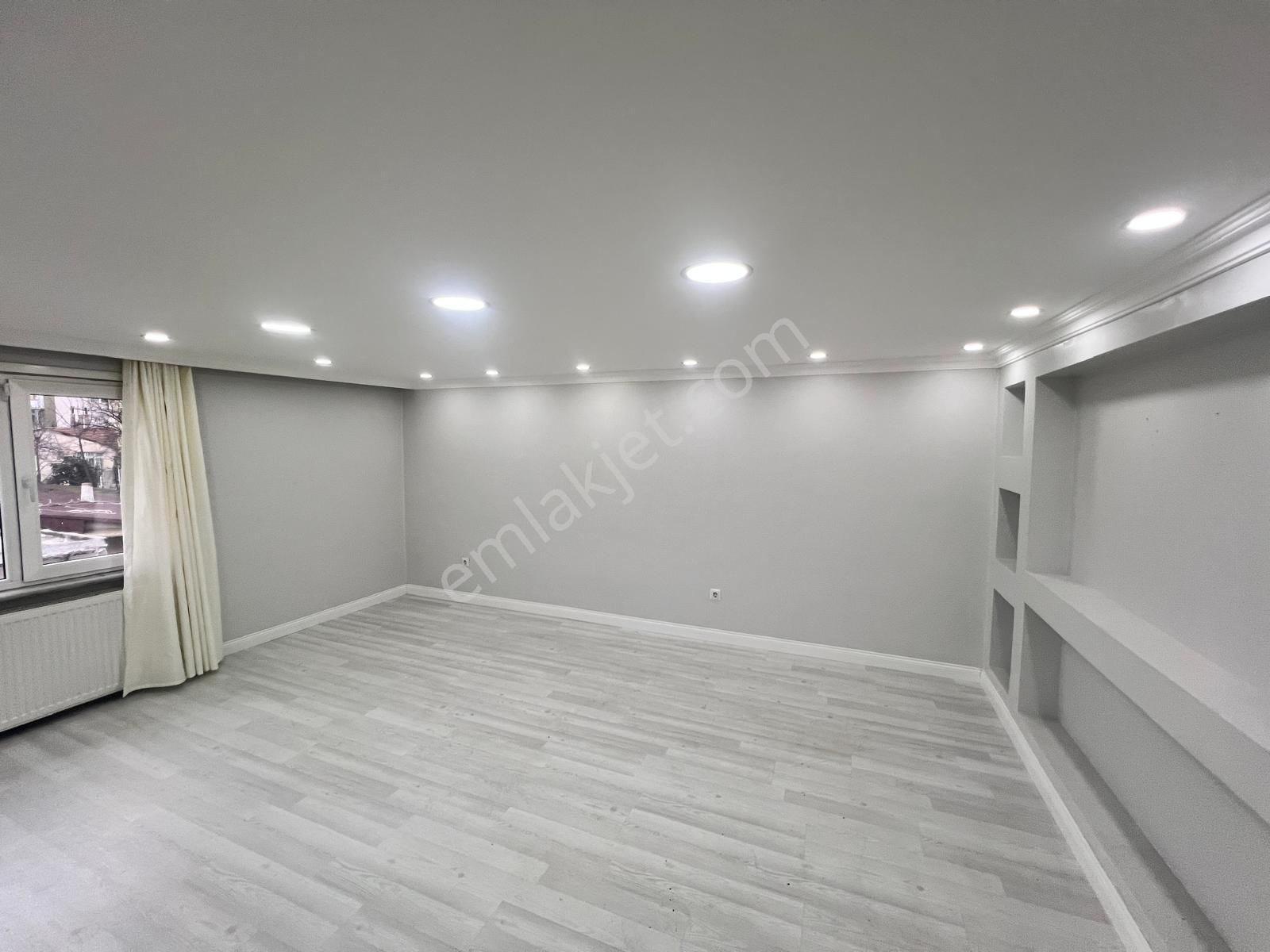 Üsküdar Yavuztürk 'te Geniş Balkonlu Ferah Satılık 2+1 Daire - Görsel 5