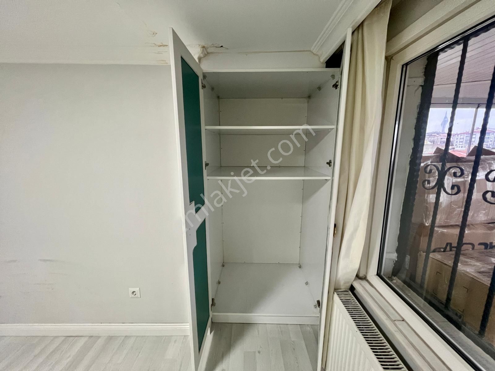 Üsküdar Yavuztürk 'te Geniş Balkonlu Ferah Satılık 2+1 Daire - Görsel 16