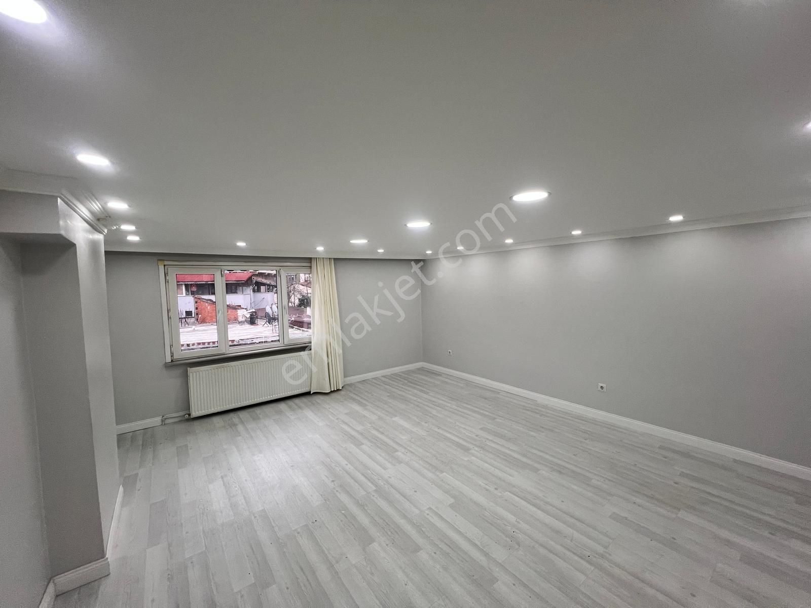 Üsküdar Yavuztürk 'te Geniş Balkonlu Ferah Satılık 2+1 Daire - Görsel 7