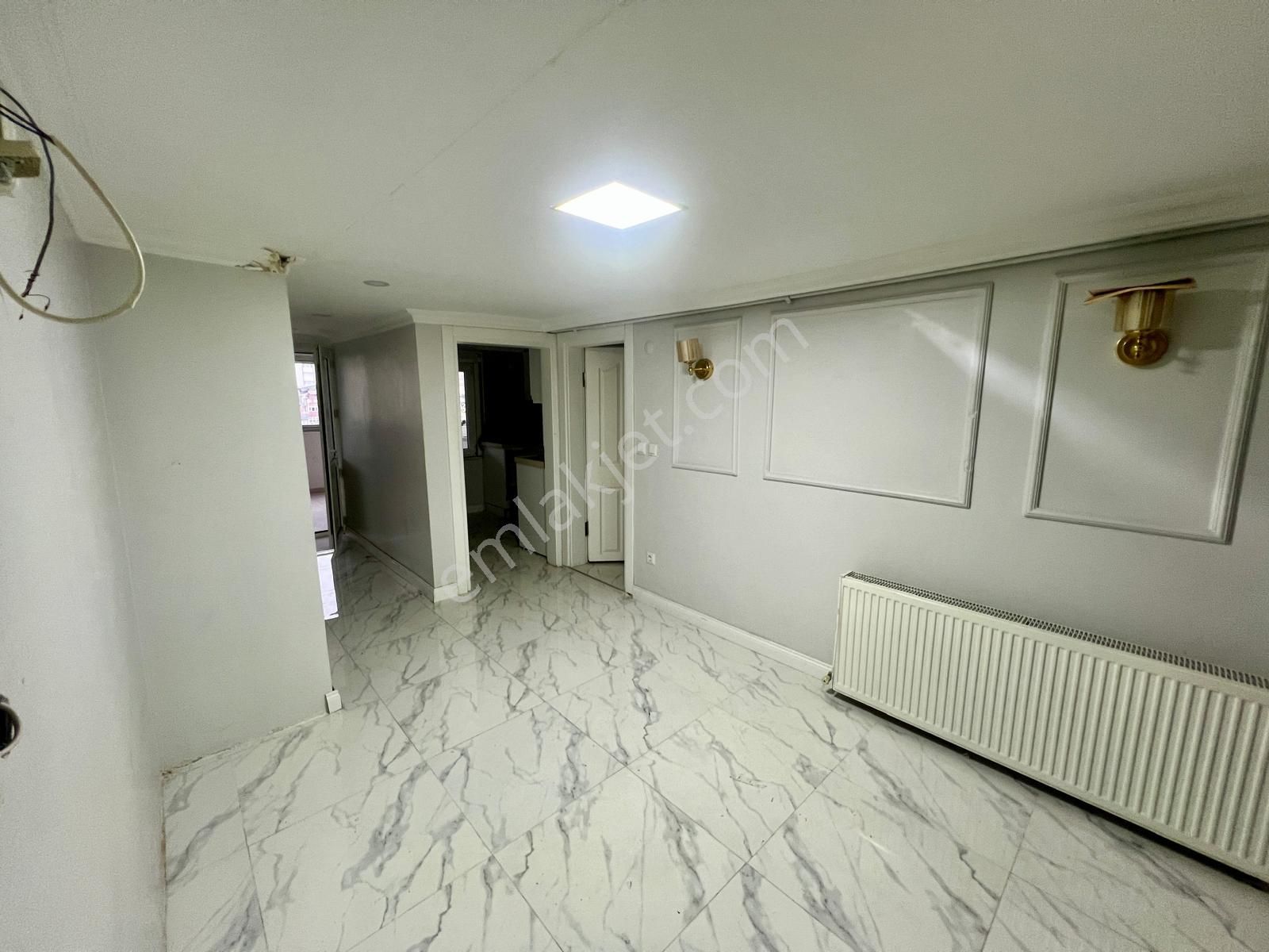 Üsküdar Yavuztürk 'te Geniş Balkonlu Ferah Satılık 2+1 Daire - Görsel 3