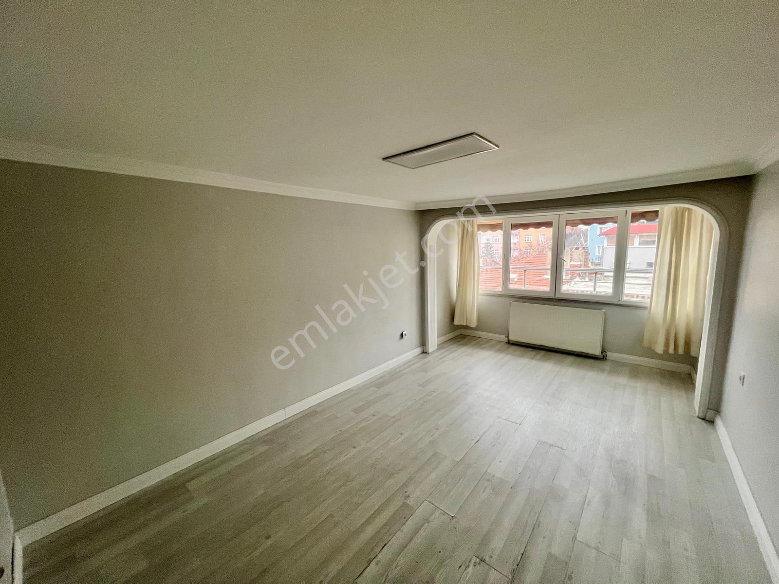 Üsküdar Yavuztürk 'te Geniş Balkonlu Ferah Satılık 2+1 Daire - Görsel 13