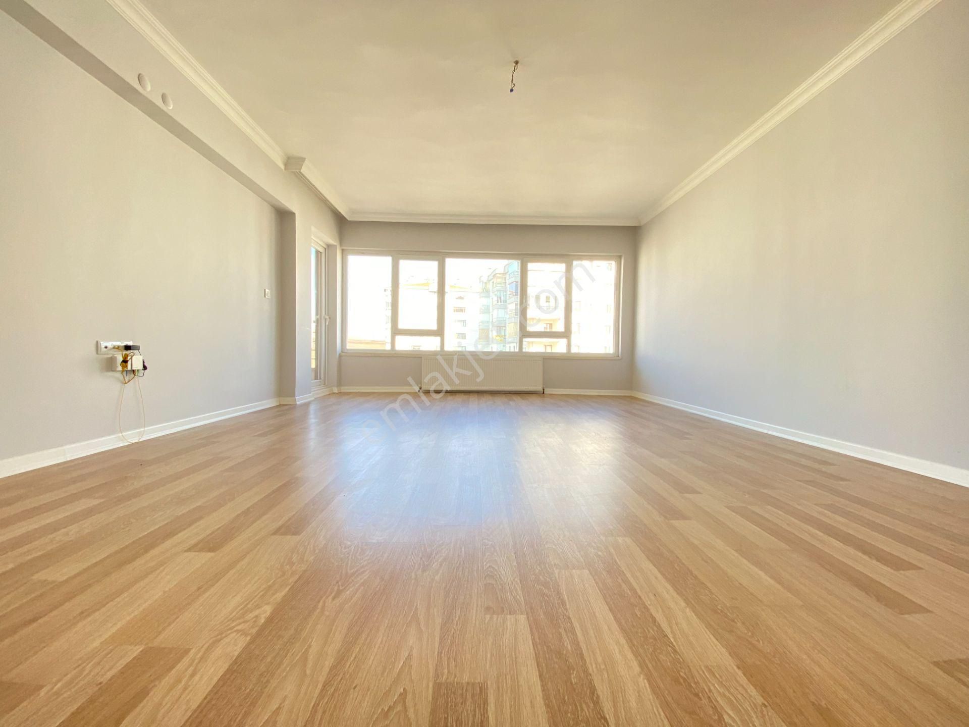 Gökçe Emlak'tan Sarayda 12.katta Satılık 4+1 Site Dairesi - Görsel 2