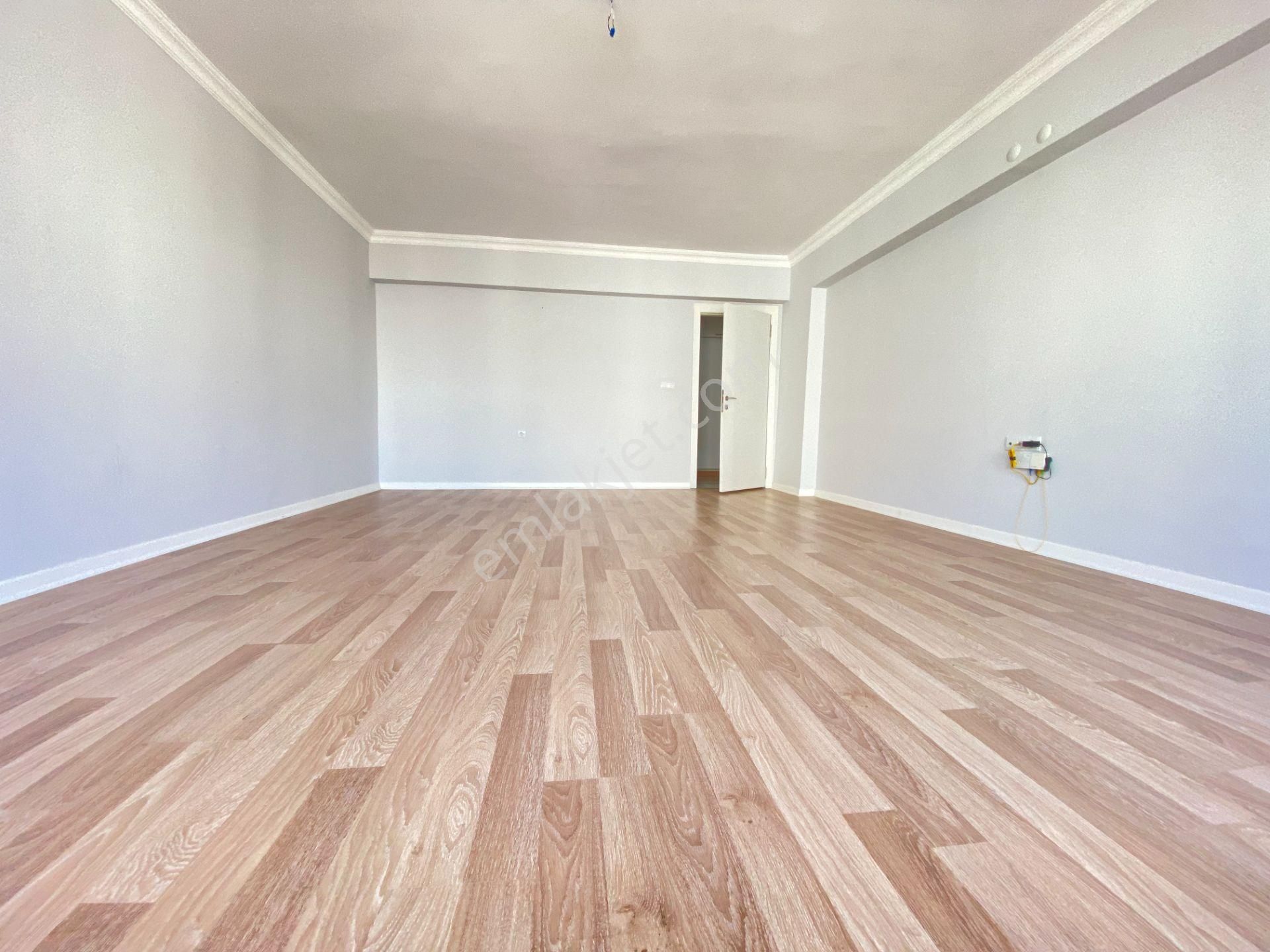 Gökçe Emlak'tan Sarayda 12.katta Satılık 4+1 Site Dairesi - Görsel 3