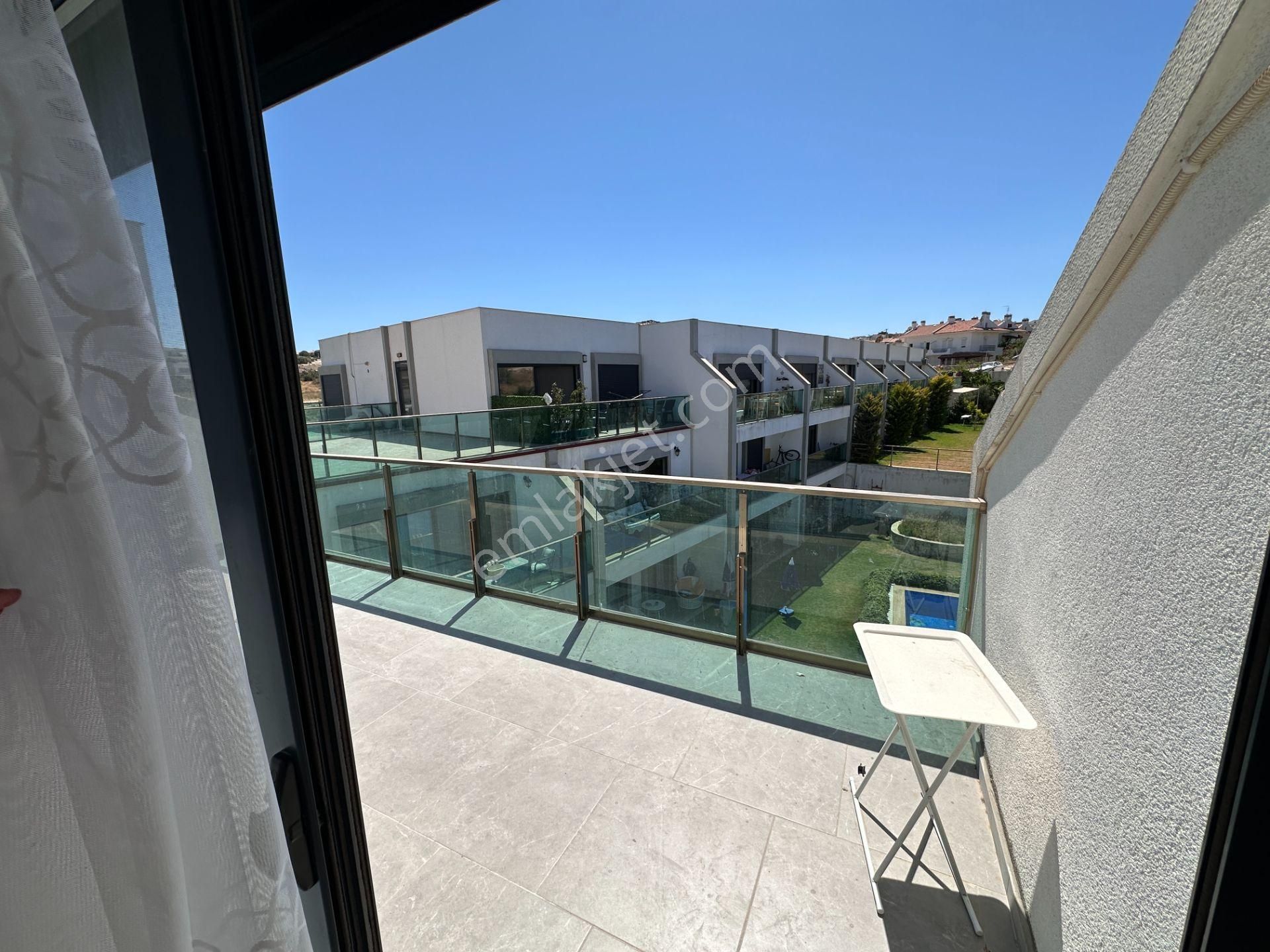 Çeşme Sakızlıkoy Rezidans Satılık Teraslı 1+1 Daire - Görsel 8