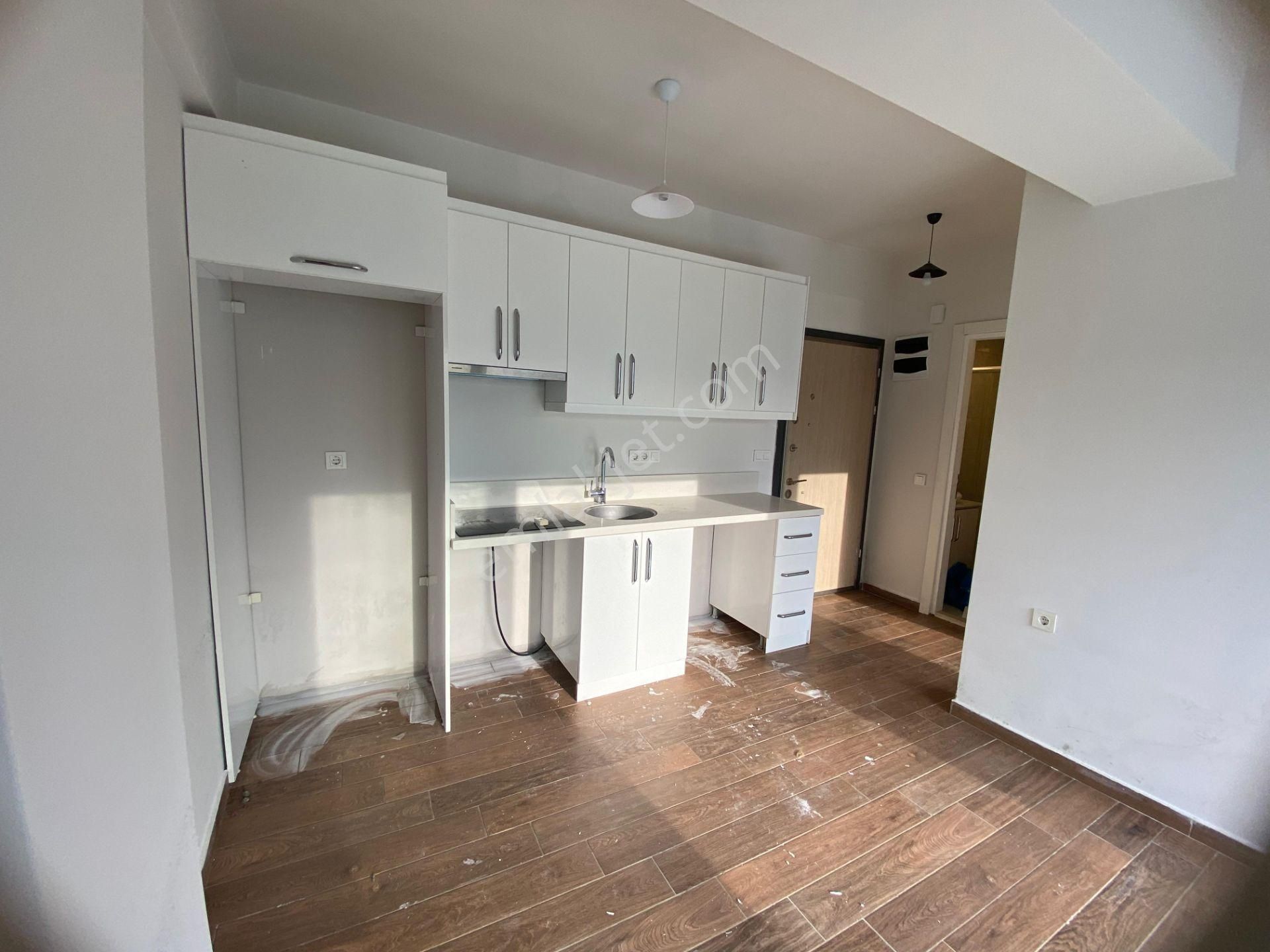 Çeşme Sakızlıkoy Rezidans Satılık Teraslı 1+1 Daire - Görsel 2