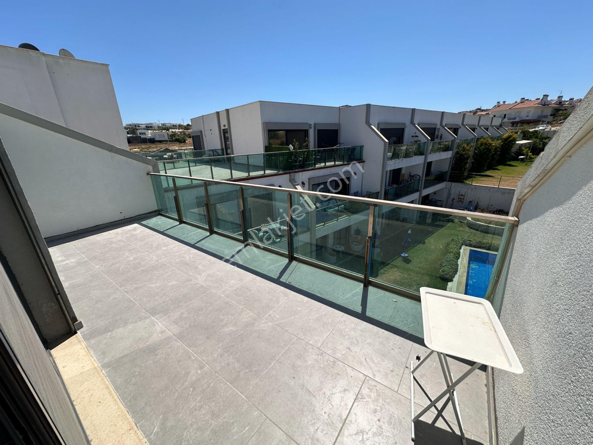 Çeşme Sakızlıkoy Rezidans Satılık Teraslı 1+1 Daire - Görsel 9