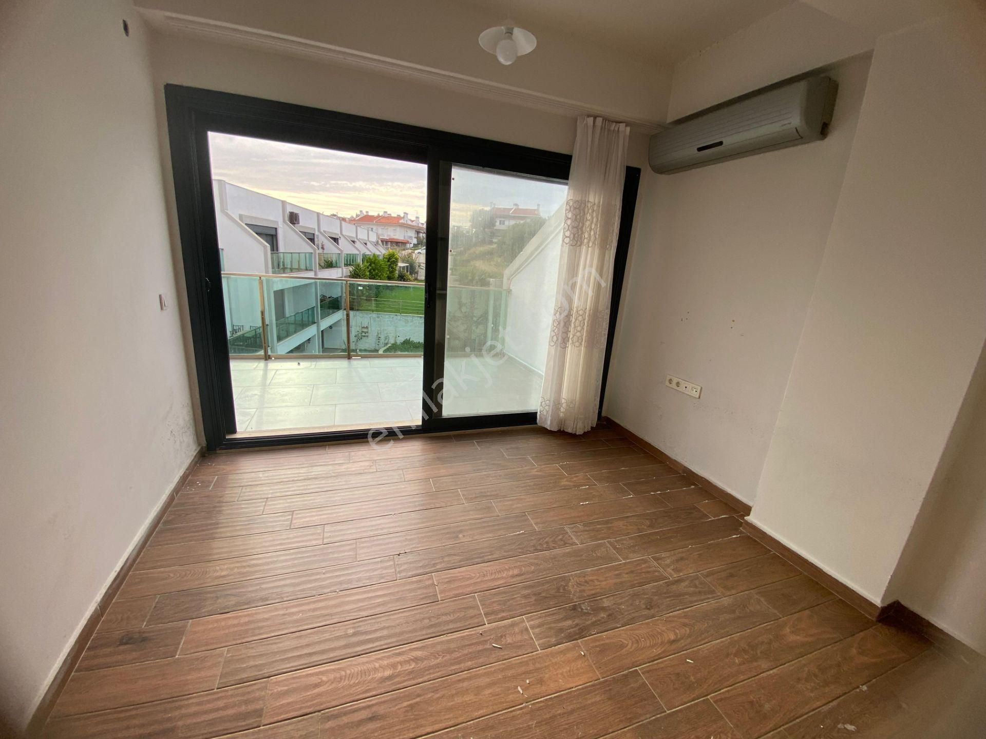 Çeşme Sakızlıkoy Rezidans Satılık Teraslı 1+1 Daire - Görsel 7