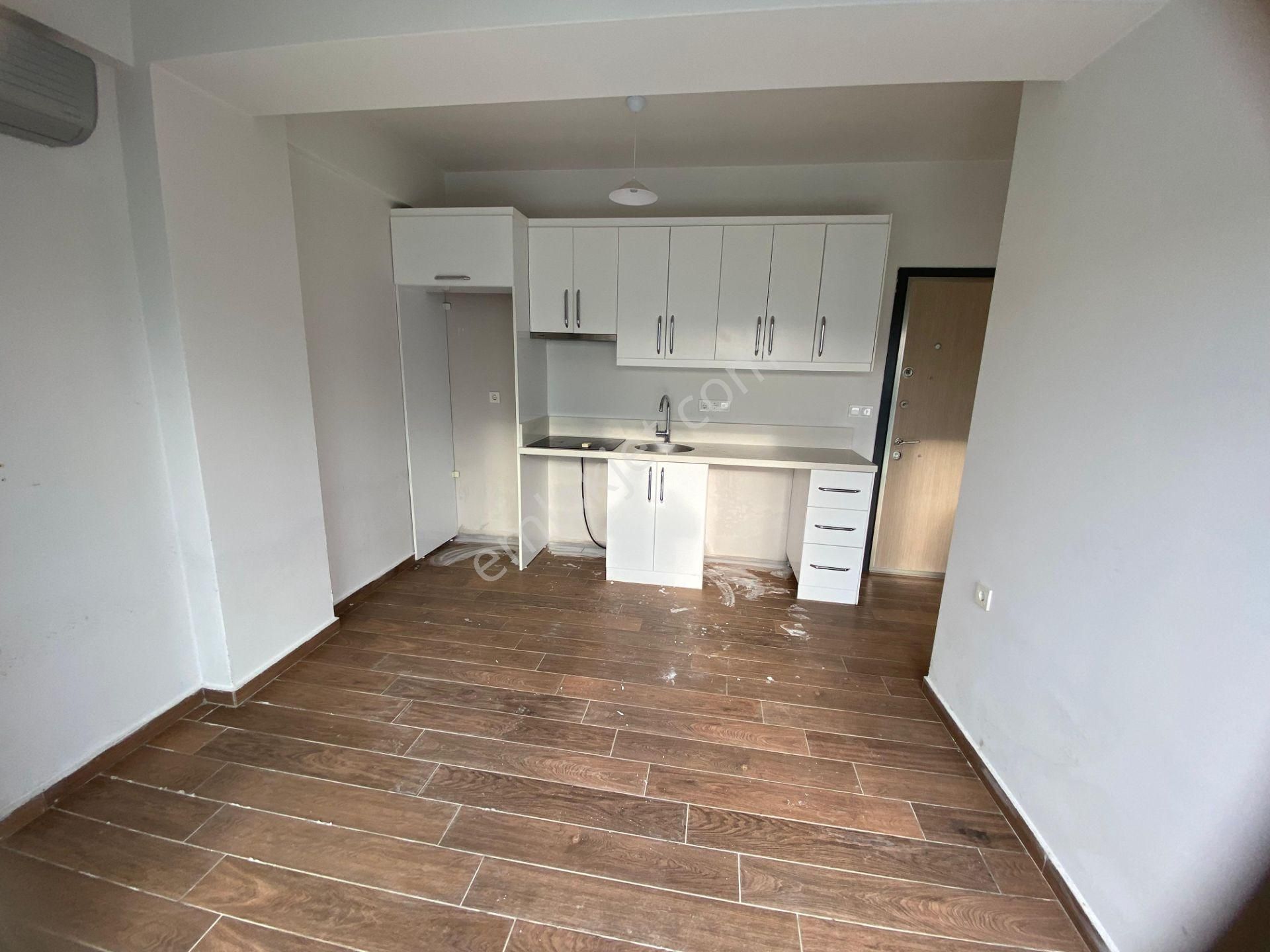 Çeşme Sakızlıkoy Rezidans Satılık Teraslı 1+1 Daire - Görsel 6