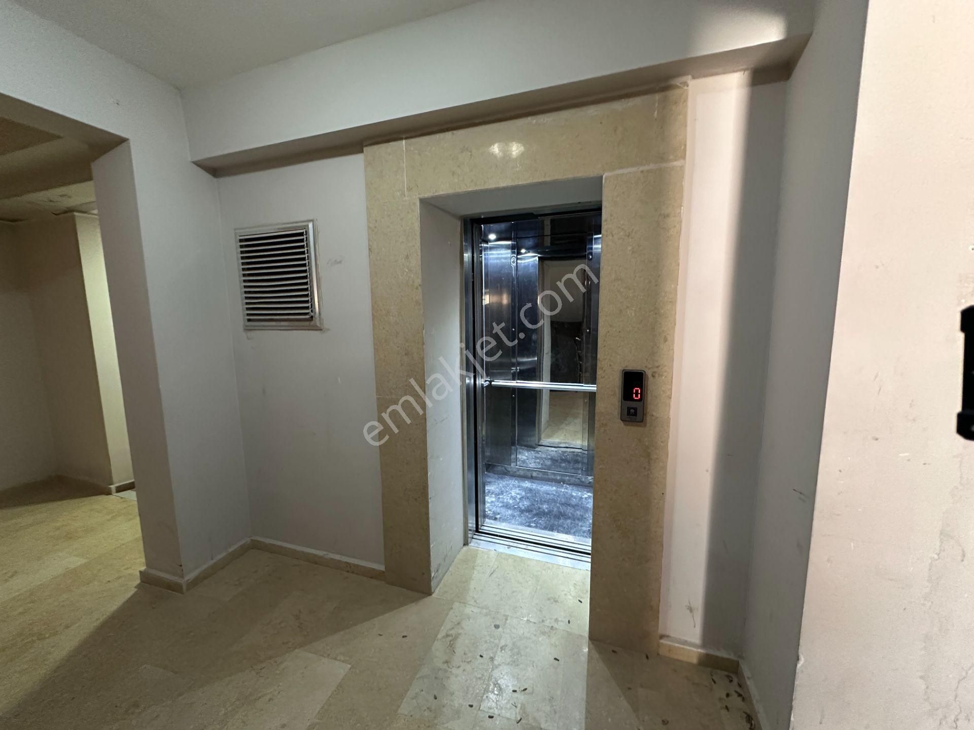 Çeşme Sakızlıkoy Rezidans Satılık Teraslı 1+1 Daire - Görsel 13