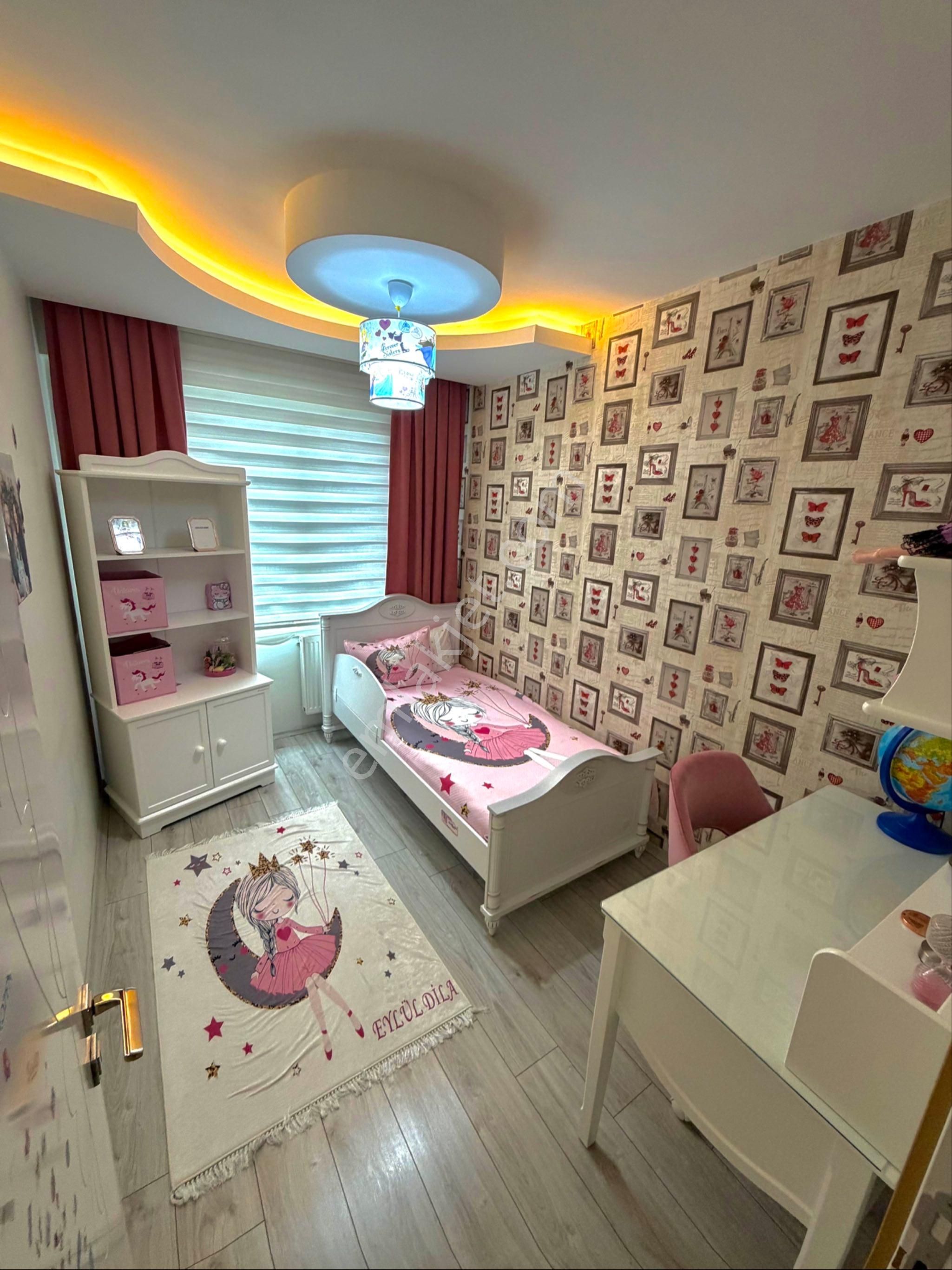 Stad Yolu Üzeri Ted Kolej Yanı 4+1 Havuzlu Lüx Arakat Daire !!! - Görsel 12