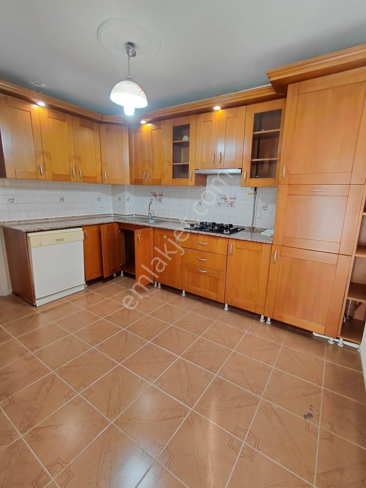 Uluönder Caddesi Yakını 3+1 Doğalgazlı 175 M2 Arakat - Görsel 12