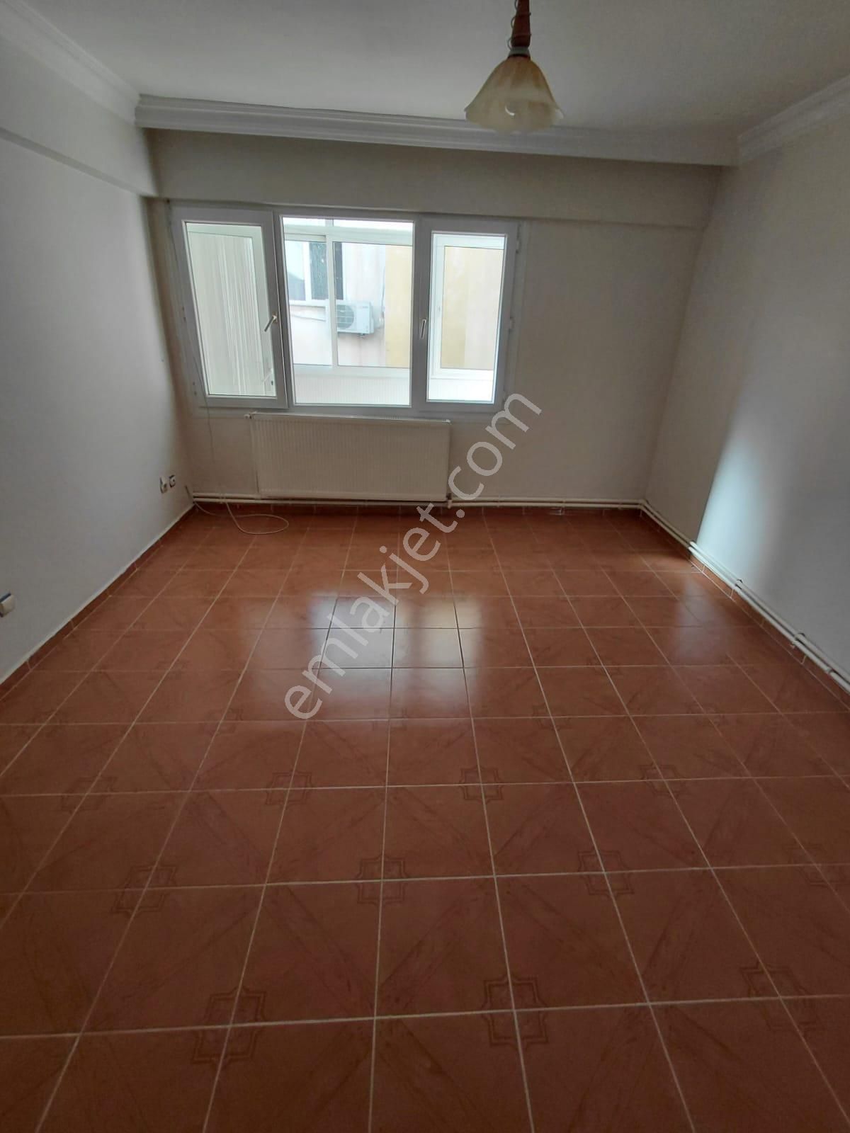 Uluönder Caddesi Yakını 3+1 Doğalgazlı 175 M2 Arakat - Görsel 14