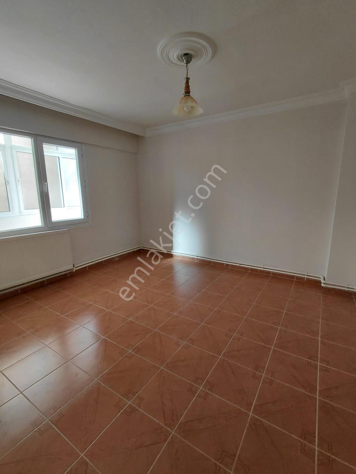 Uluönder Caddesi Yakını 3+1 Doğalgazlı 175 M2 Arakat - Görsel 4