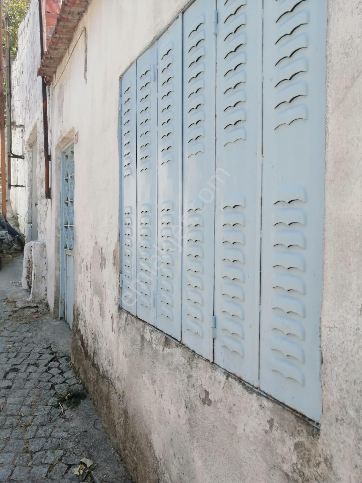 Bergama İnkilap Mahallesinde 300 M2 Arsa İçerisinde 2 Adet Satılık Müstakil Ev - Görsel 17