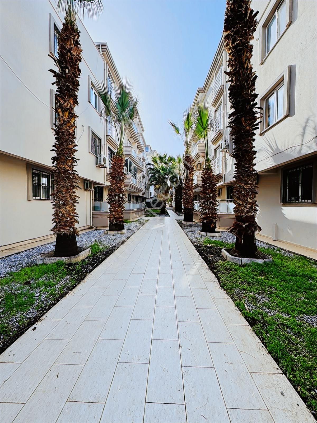 Didim Altınkum Plajına 10 Dakika Havuzlu Sitede 3+1 Geniş Daire - Görsel 13