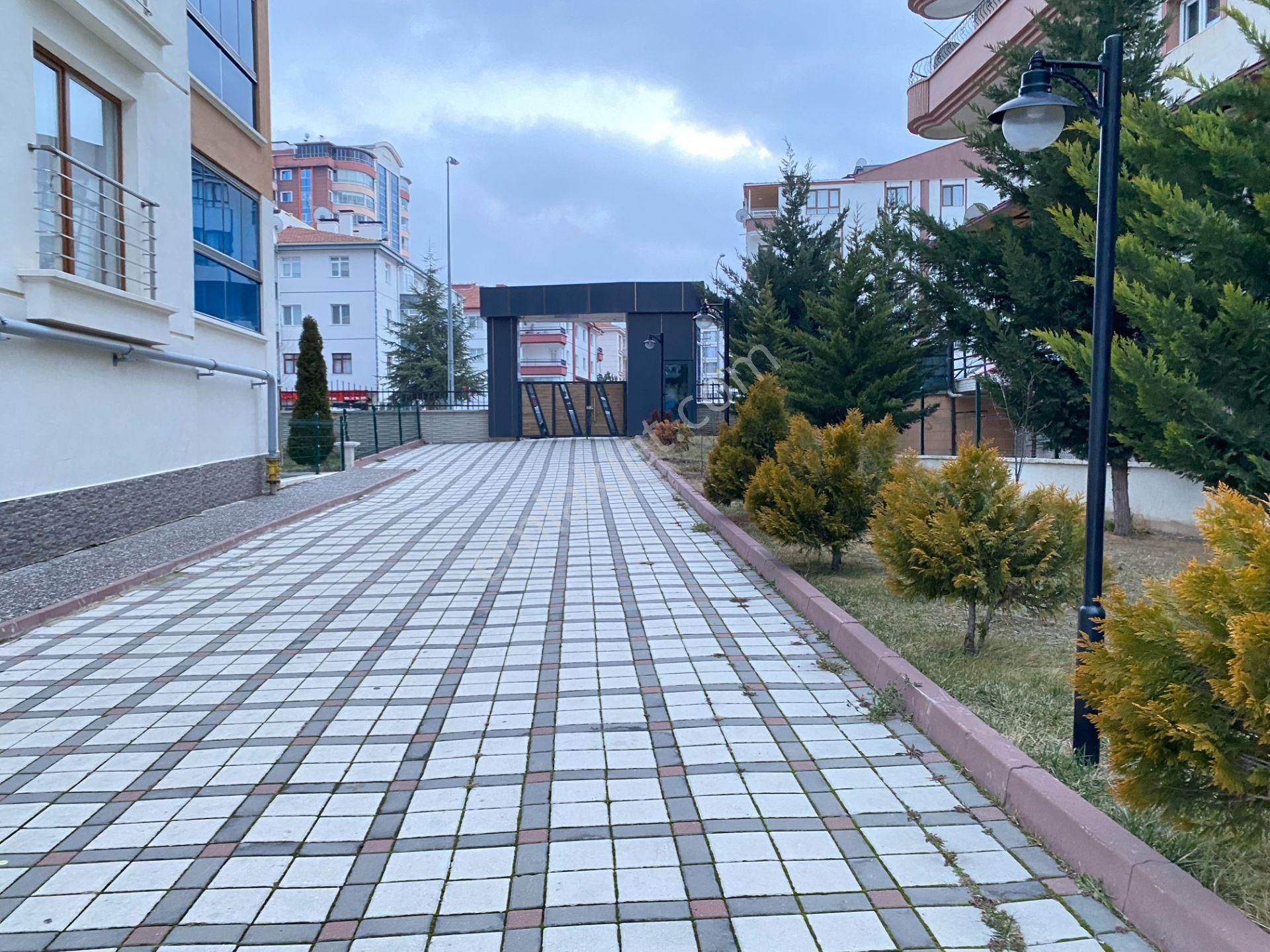 Gökçe Emlak'tan Sarayda Sitede Ultralüx Geniş 4+1 Satılık Daire - Görsel 27