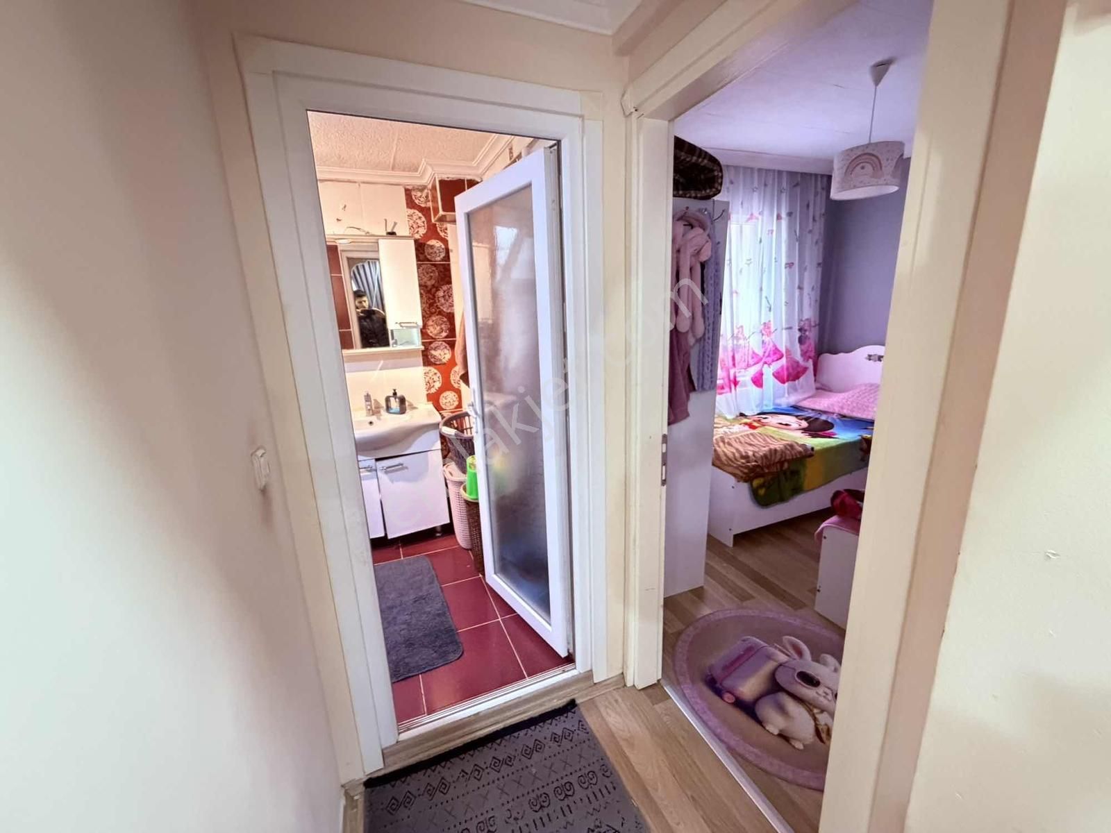 Burcu'dan İhsaniye Mh. Çift Cephe Ara Kat Acil Satılık 3+1 Daire - Görsel 3